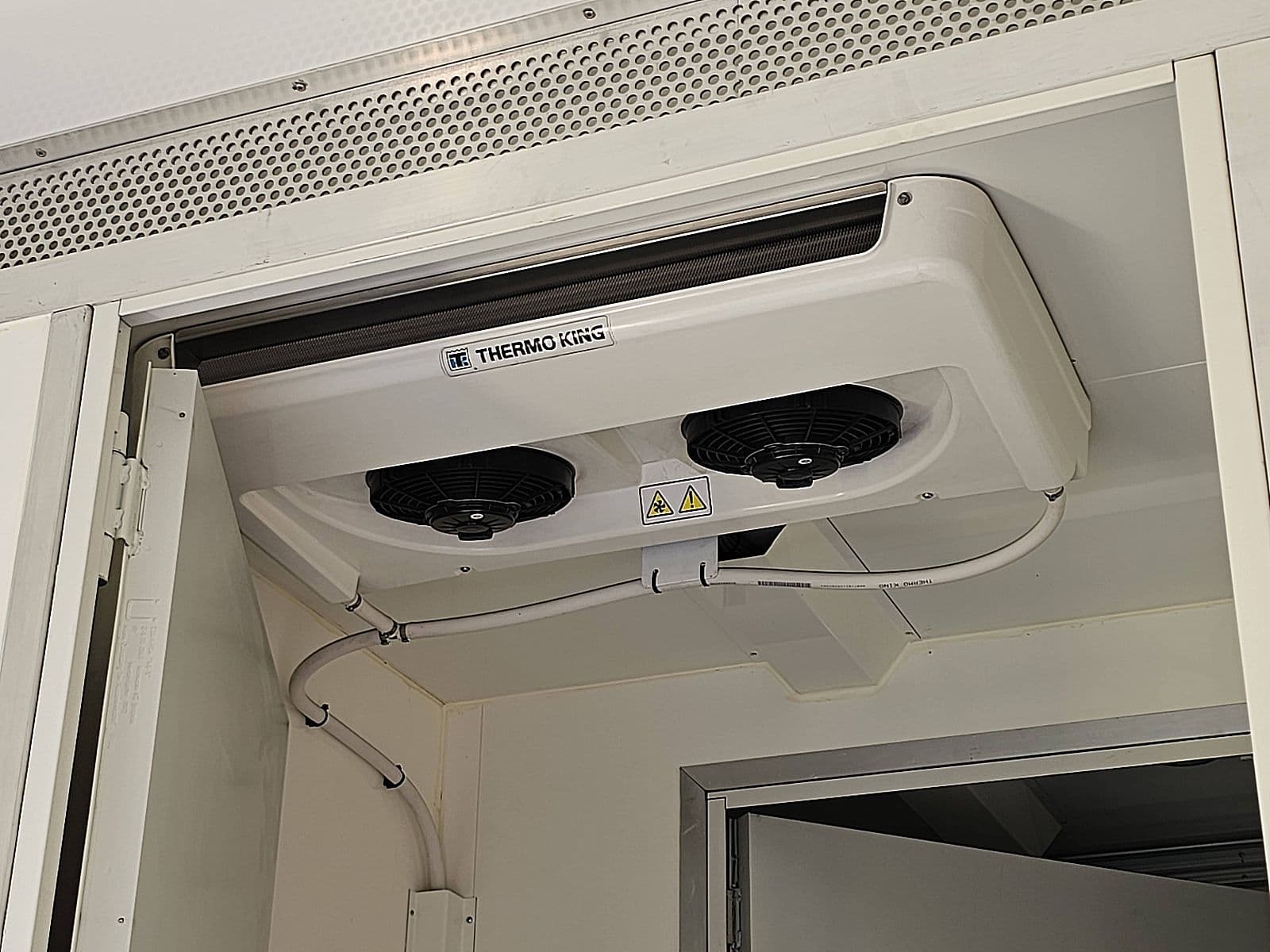 Mercedes-Benz Sprinter thumbnail 16