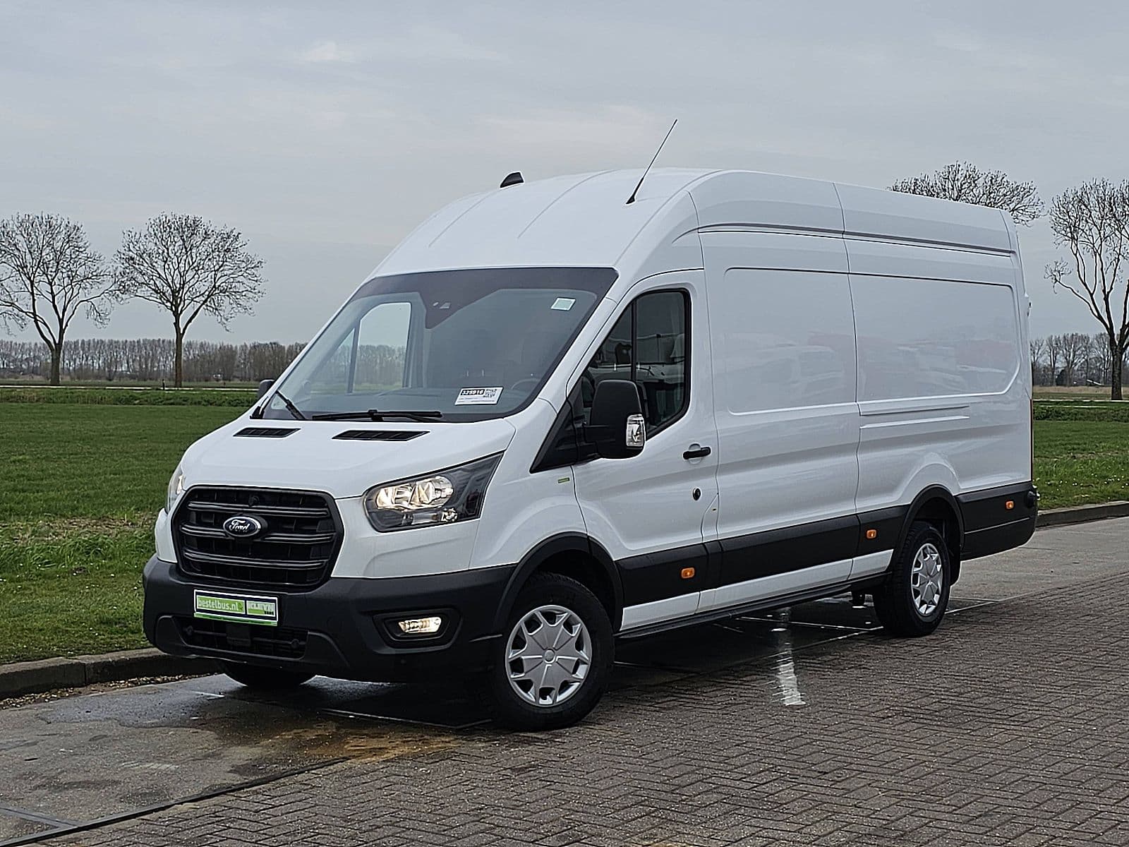 Ford Transit thumbnail 2