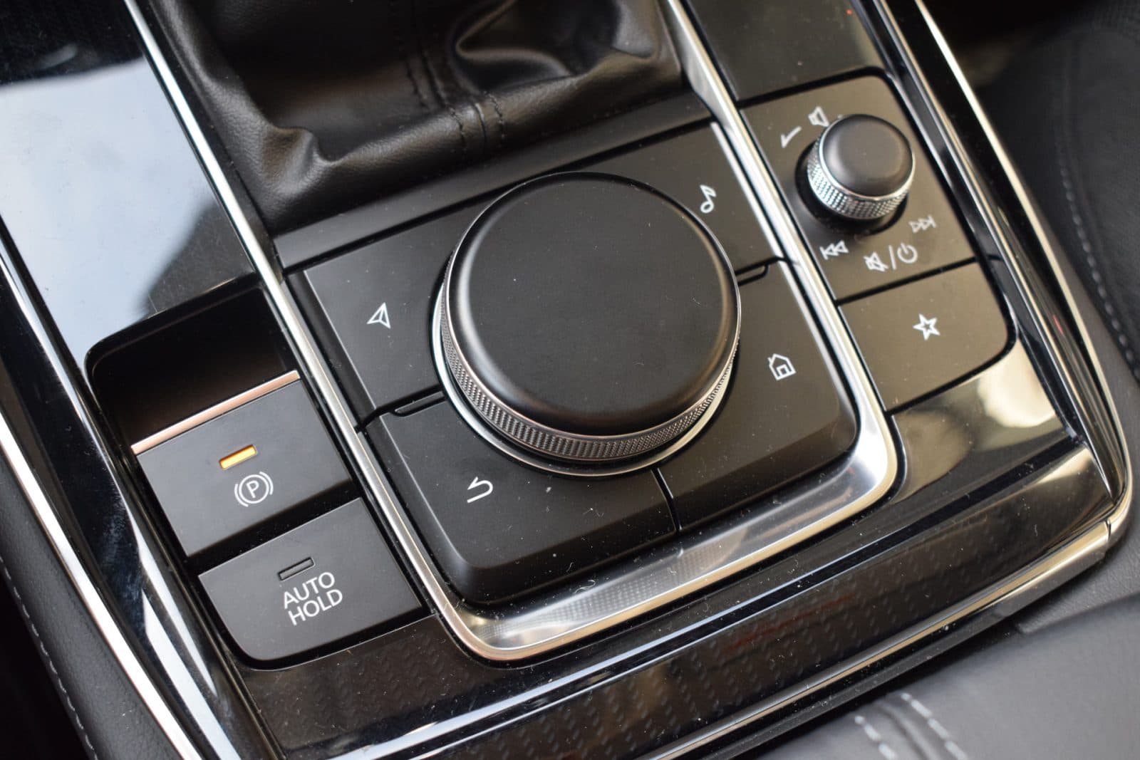 Mazda CX-30 2.0 e-SkyActiv-X 186 pk M Hybrid Centre-line thumbnail 21