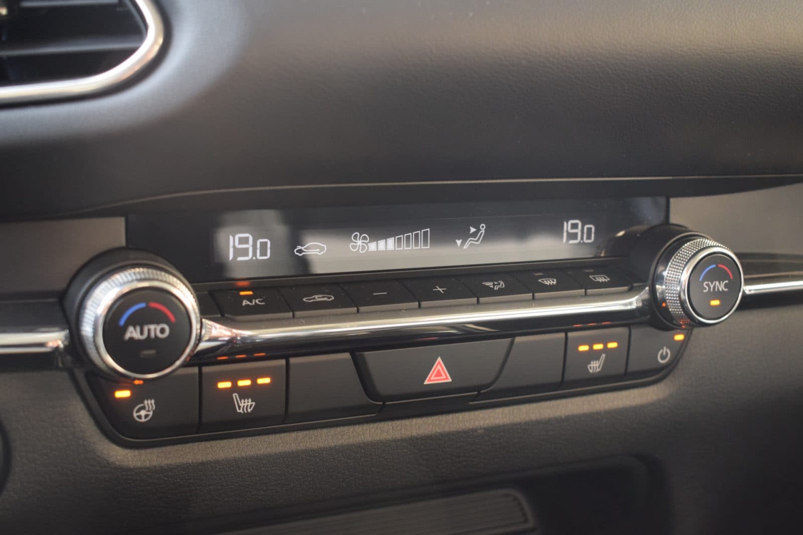 Mazda CX-30 2.0 e-SkyActiv-X 186 pk M Hybrid Centre-line thumbnail 22