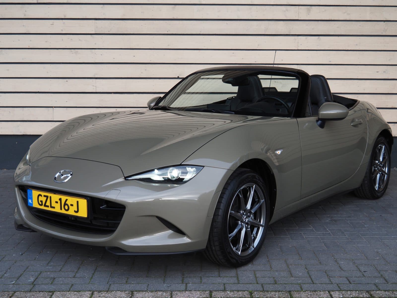 Mazda MX-5 1.5 SkyActiv-G 132 Exclusive-Line – Nu ALL-IN voor € 499,- p.m i.c.m Private lease* thumbnail 2