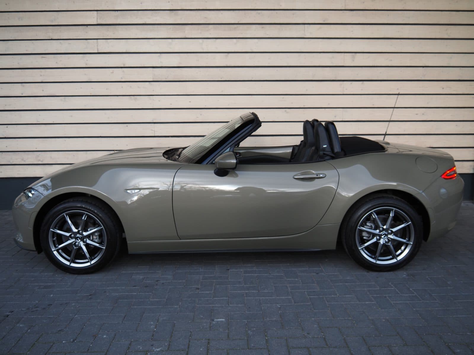 Mazda MX-5 1.5 SkyActiv-G 132 Exclusive-Line – Nu ALL-IN voor € 499,- p.m i.c.m Private lease* thumbnail 6