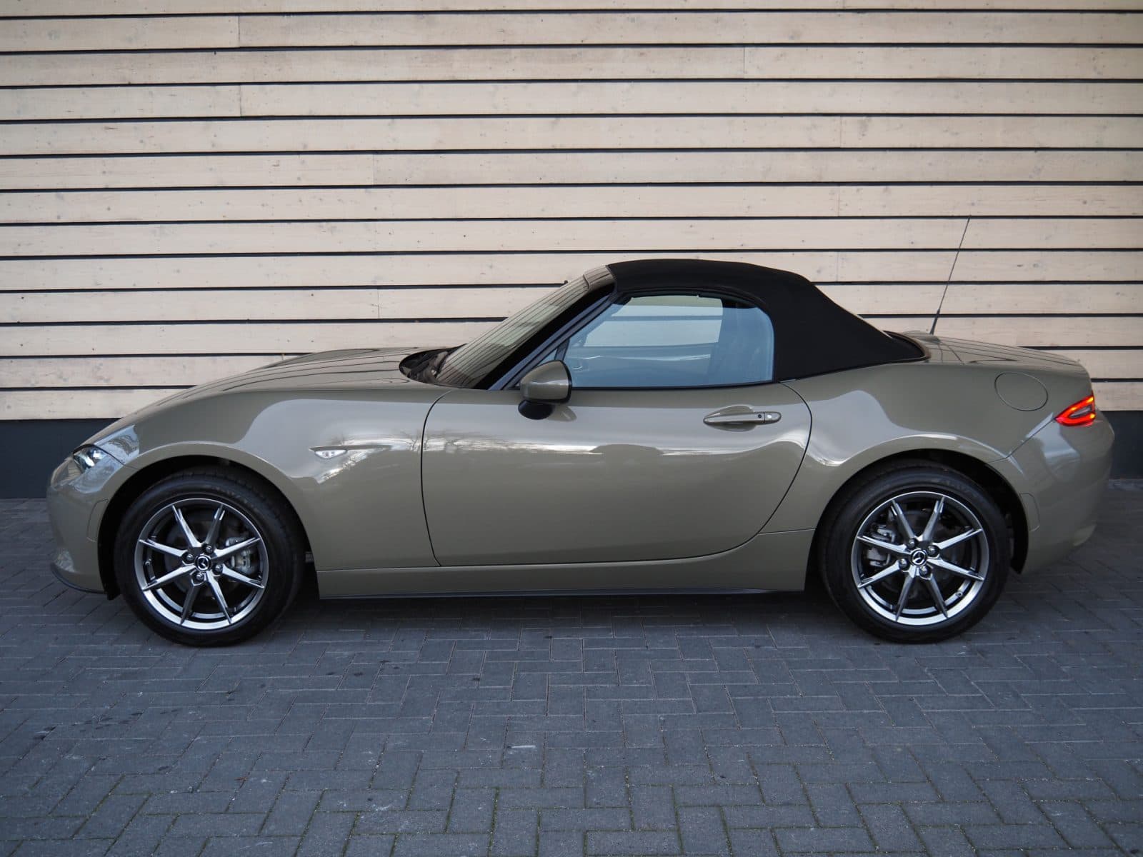 Mazda MX-5 1.5 SkyActiv-G 132 Exclusive-Line – Nu ALL-IN voor € 499,- p.m i.c.m Private lease* thumbnail 7