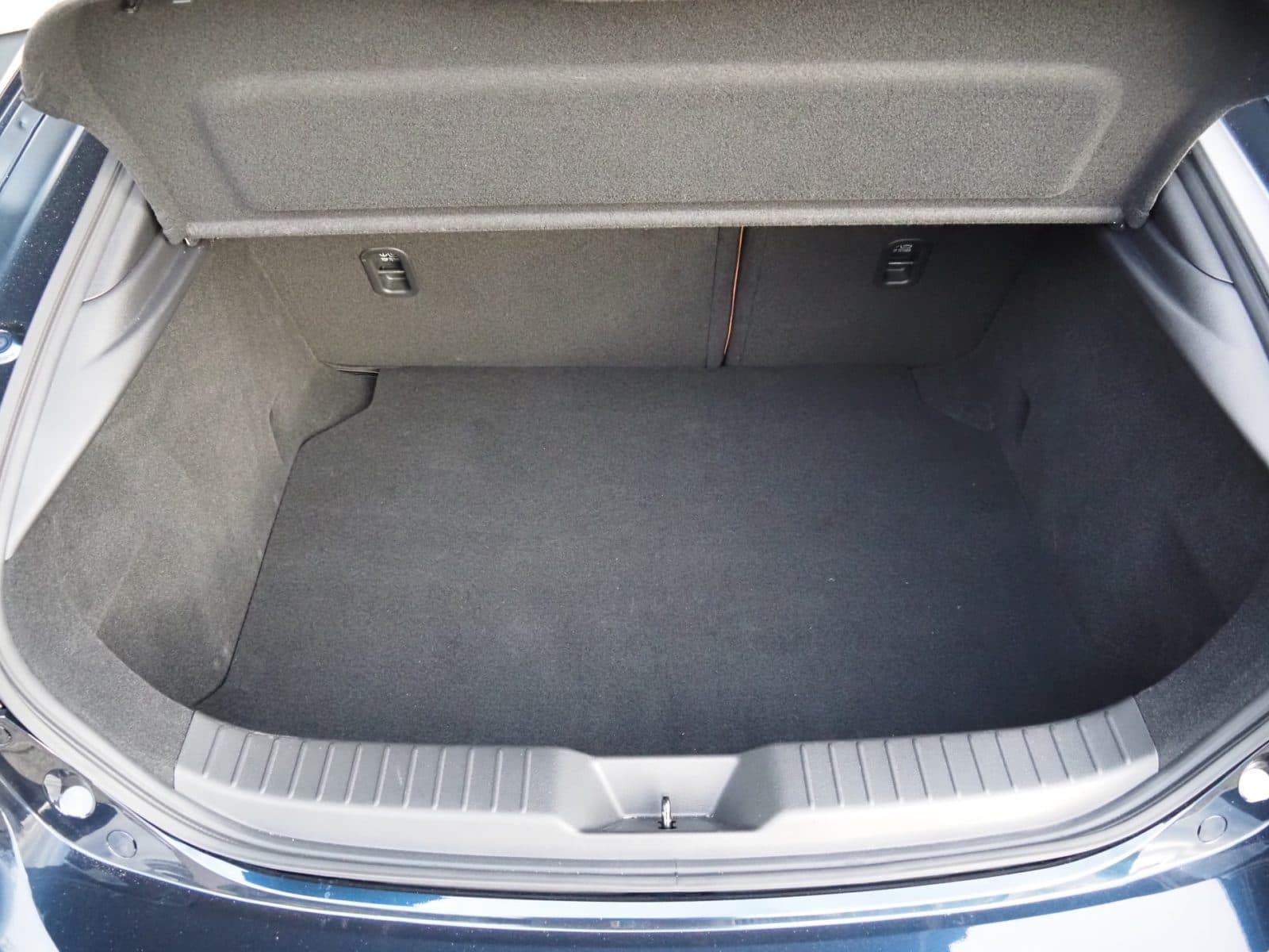 Mazda 3 2.0 e-SkyActiv-X M Hybrid 186 Nagisa thumbnail 30