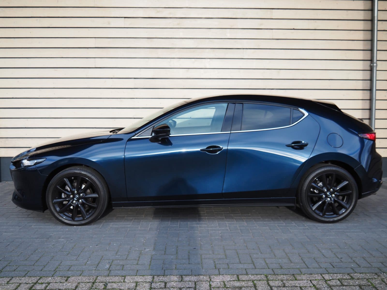 Mazda 3 2.0 e-SkyActiv-X M Hybrid 186 Nagisa thumbnail 3