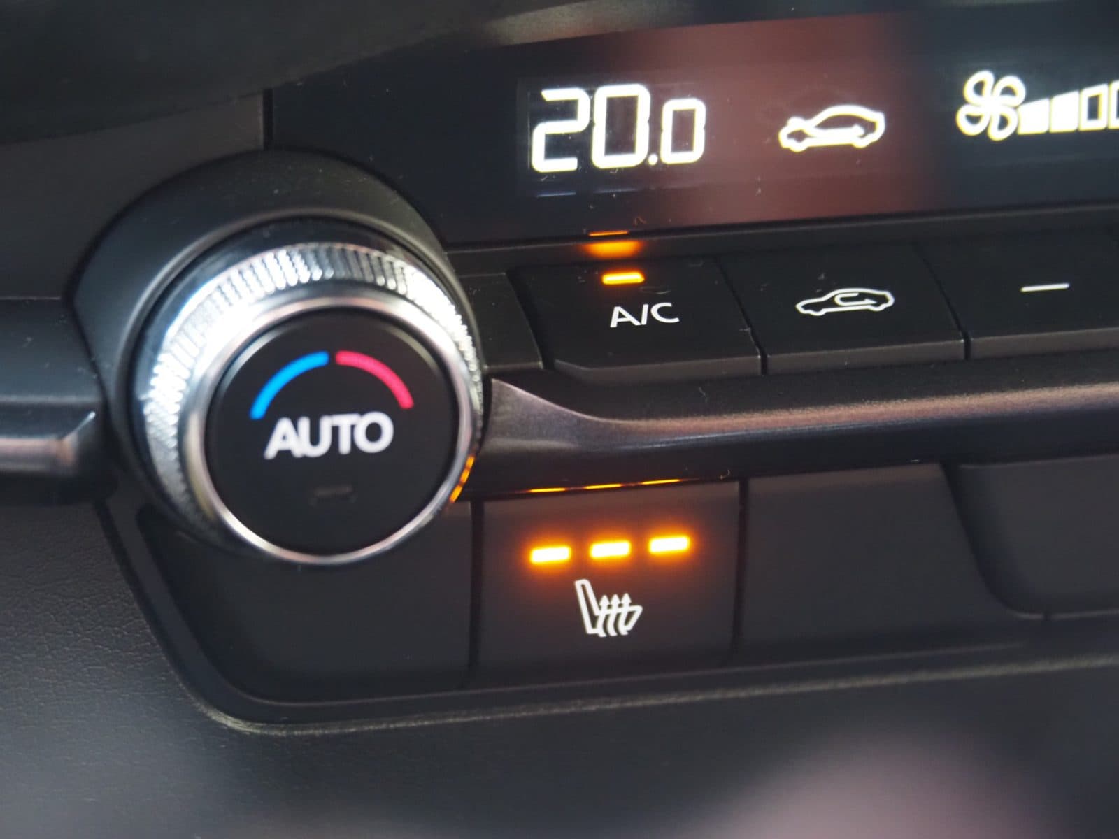 Mazda 3 2.0 e-SkyActiv-X M Hybrid 186 Nagisa thumbnail 24