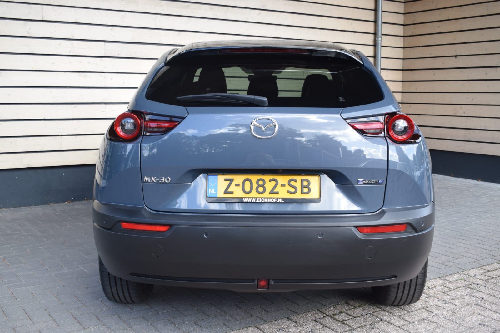 Mazda MX-30 e-SkyActiv EV 145 Makoto 36 kWh – Premium Pack thumbnail 4