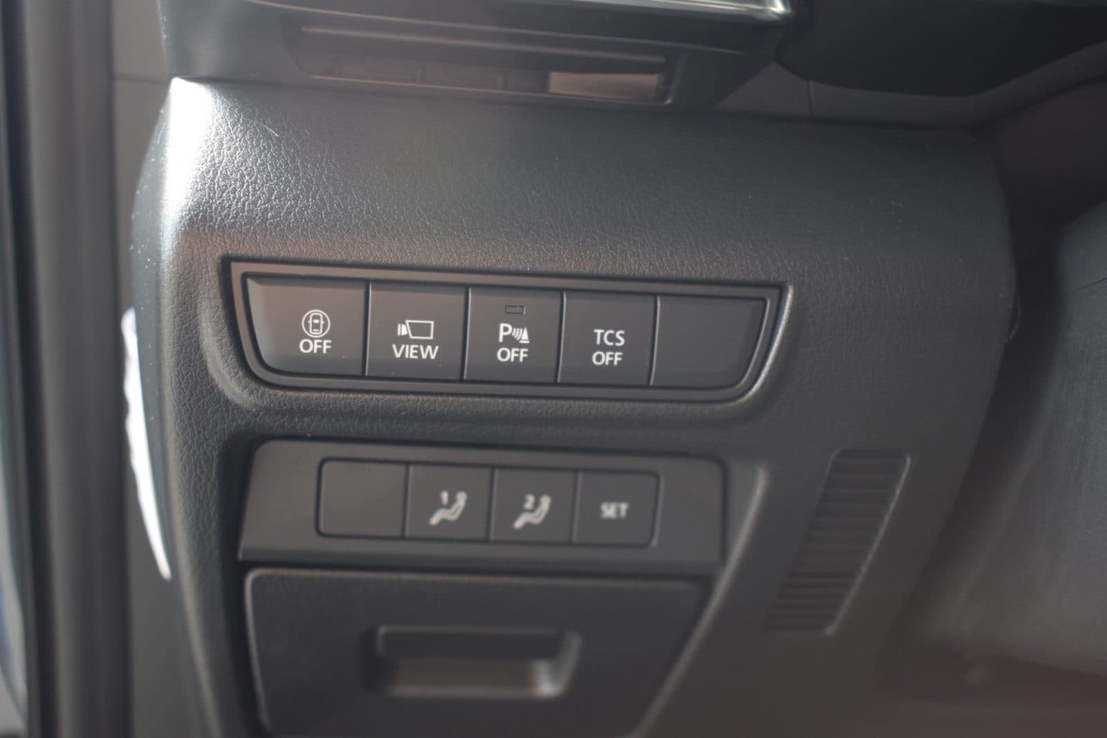 Mazda MX-30 e-SkyActiv EV 145 Makoto 36 kWh – Premium Pack thumbnail 9