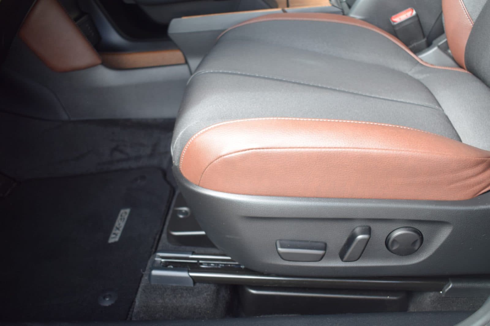 Mazda MX-30 e-SkyActiv EV 145 Makoto 36 kWh – Premium Pack thumbnail 10