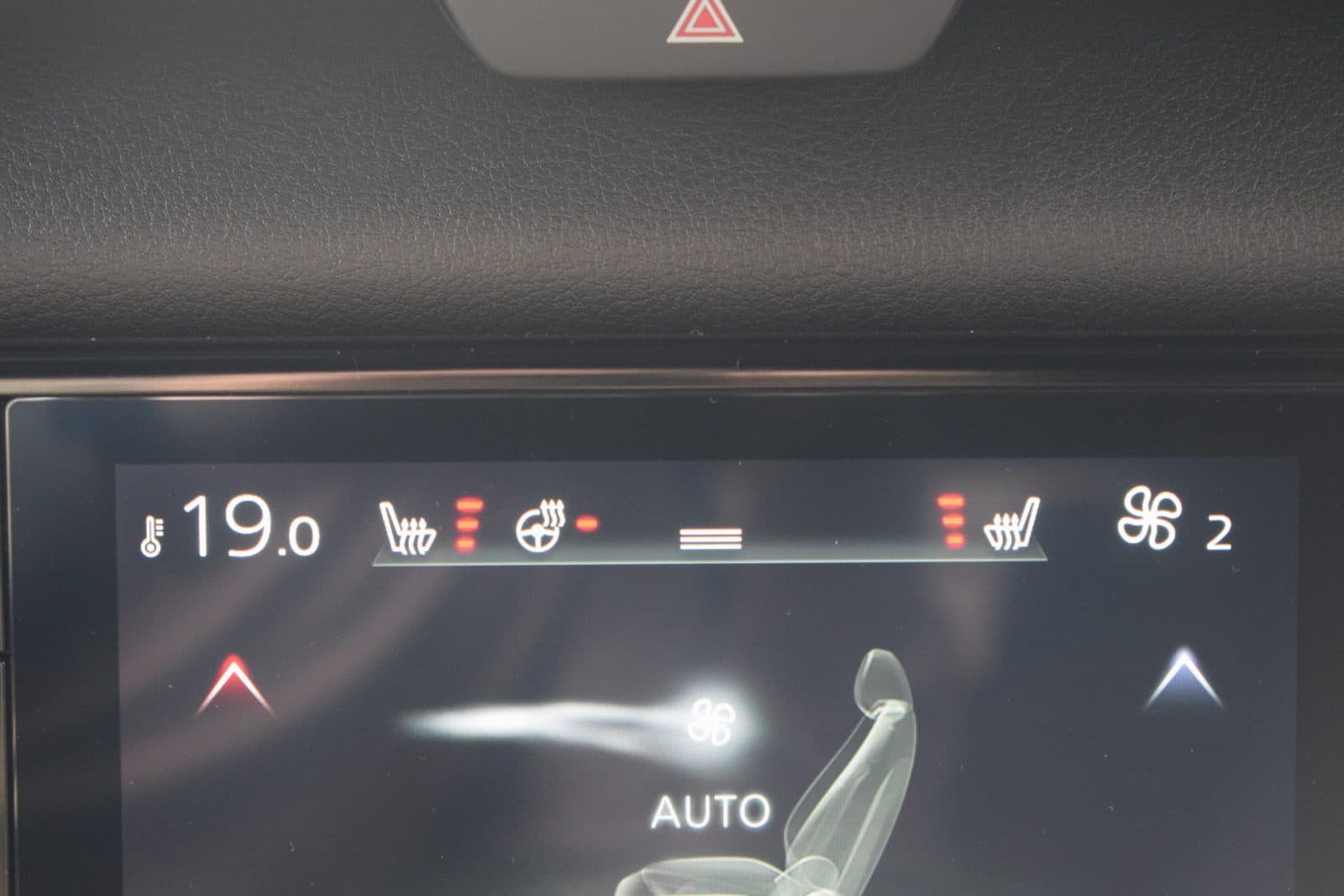 Mazda MX-30 e-SkyActiv EV 145 Makoto 36 kWh – Premium Pack thumbnail 18