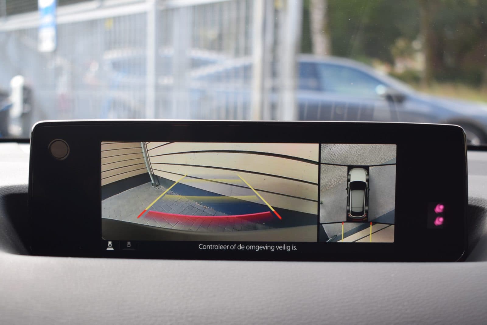 Mazda MX-30 e-SkyActiv EV 145 Makoto 36 kWh – Premium Pack thumbnail 22