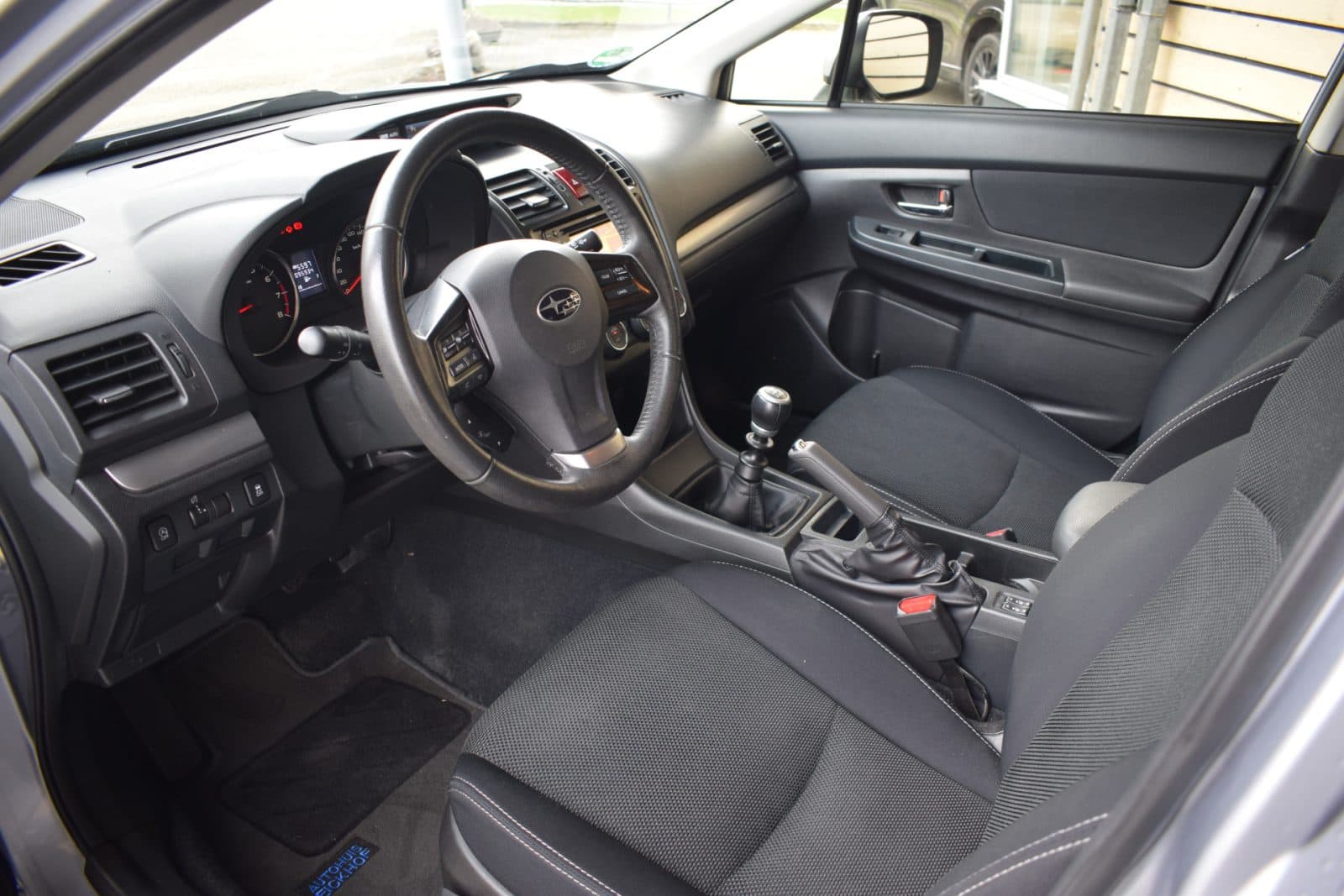 Subaru XV 2.0i Luxury Plus AWD – 1.600 KG Trekgewicht – Dealer Onderhouden thumbnail 8