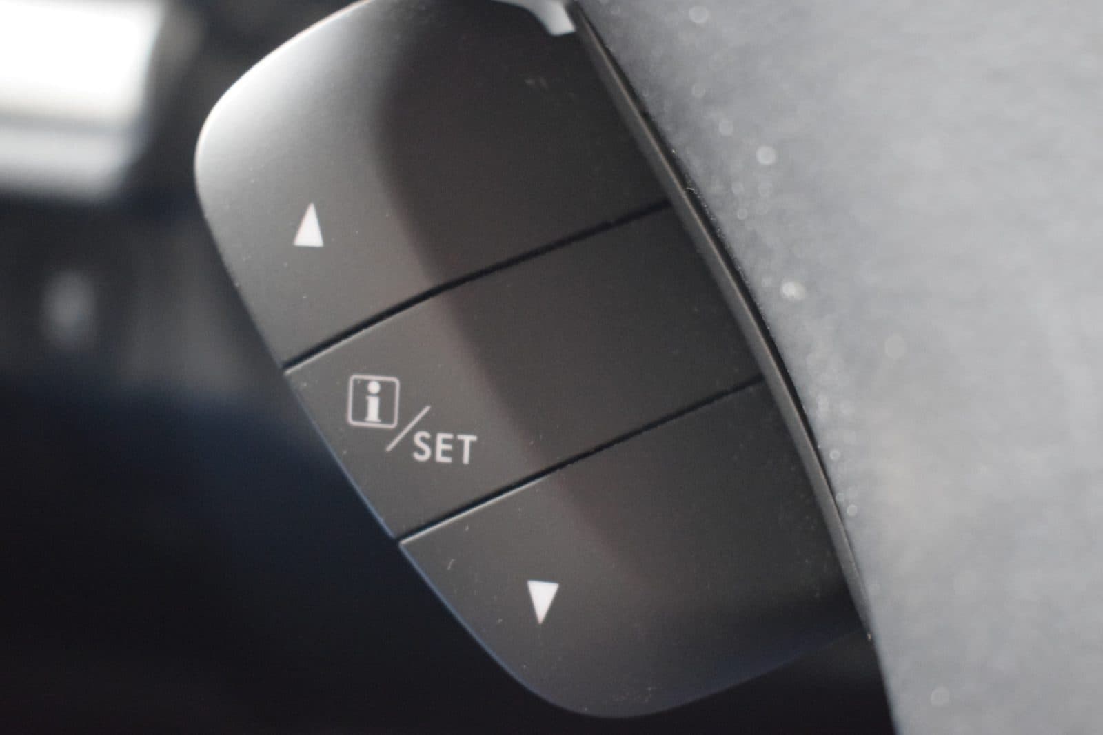 Subaru XV 2.0i Luxury Plus AWD – 1.600 KG Trekgewicht – Dealer Onderhouden thumbnail 17