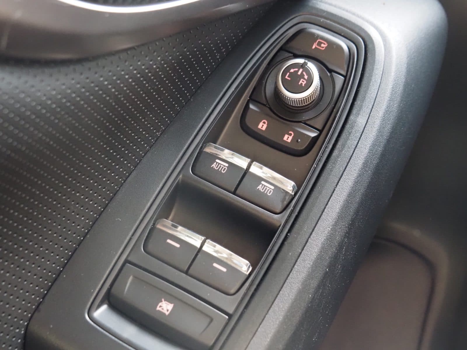 Subaru XV 2.0i e-BOXER Premium – Trekhaak – Dealer onderhouden thumbnail 25