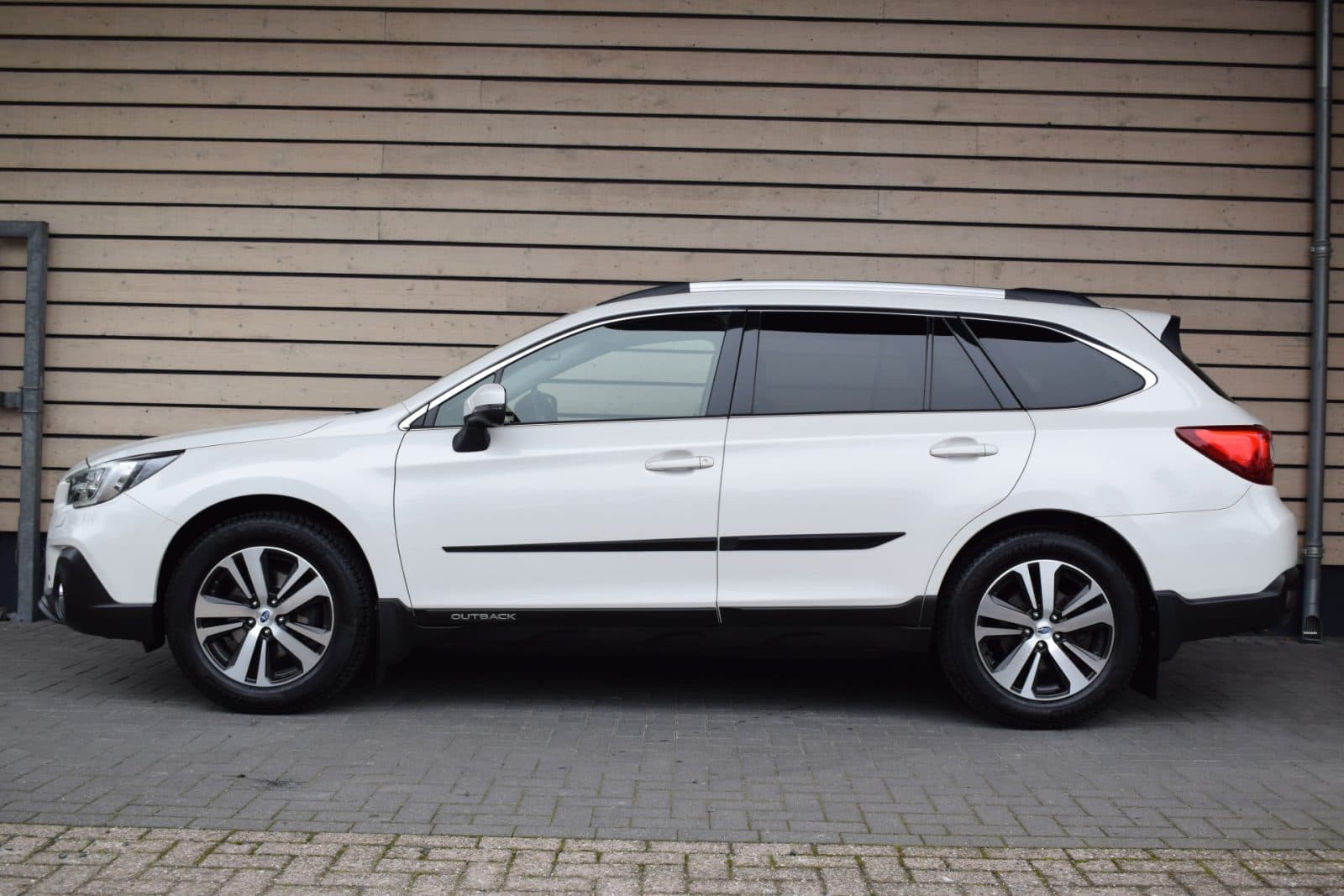 Subaru Outback 2.5i Premium – Dealer Onderhouden – Afneembare Trekhaak – thumbnail 4