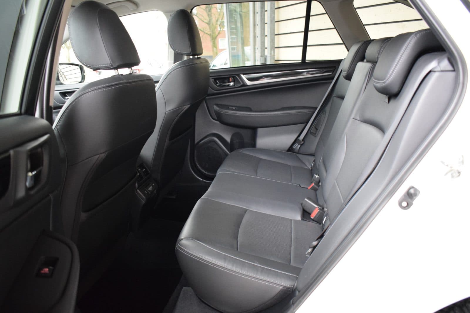 Subaru Outback 2.5i Premium – Dealer Onderhouden – Afneembare Trekhaak – thumbnail 14