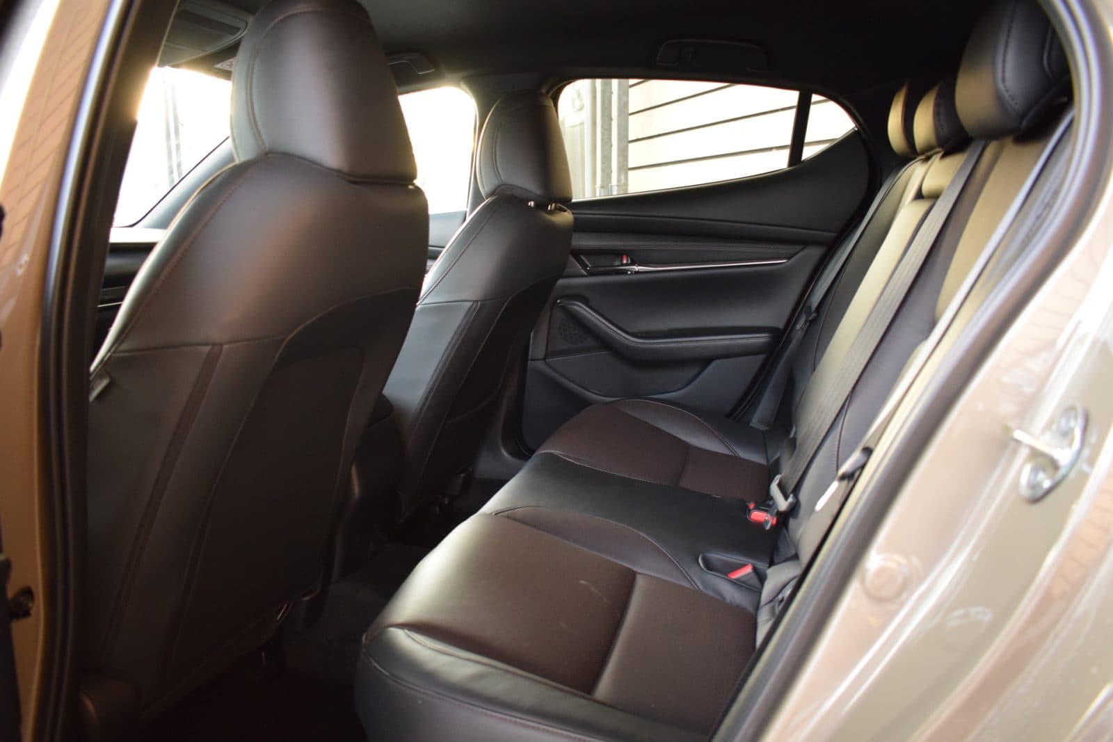 Mazda 3 2.5 e-SkyActiv-G M Hybrid 140 Takumi – Aero Pack – Black Edition thumbnail 11