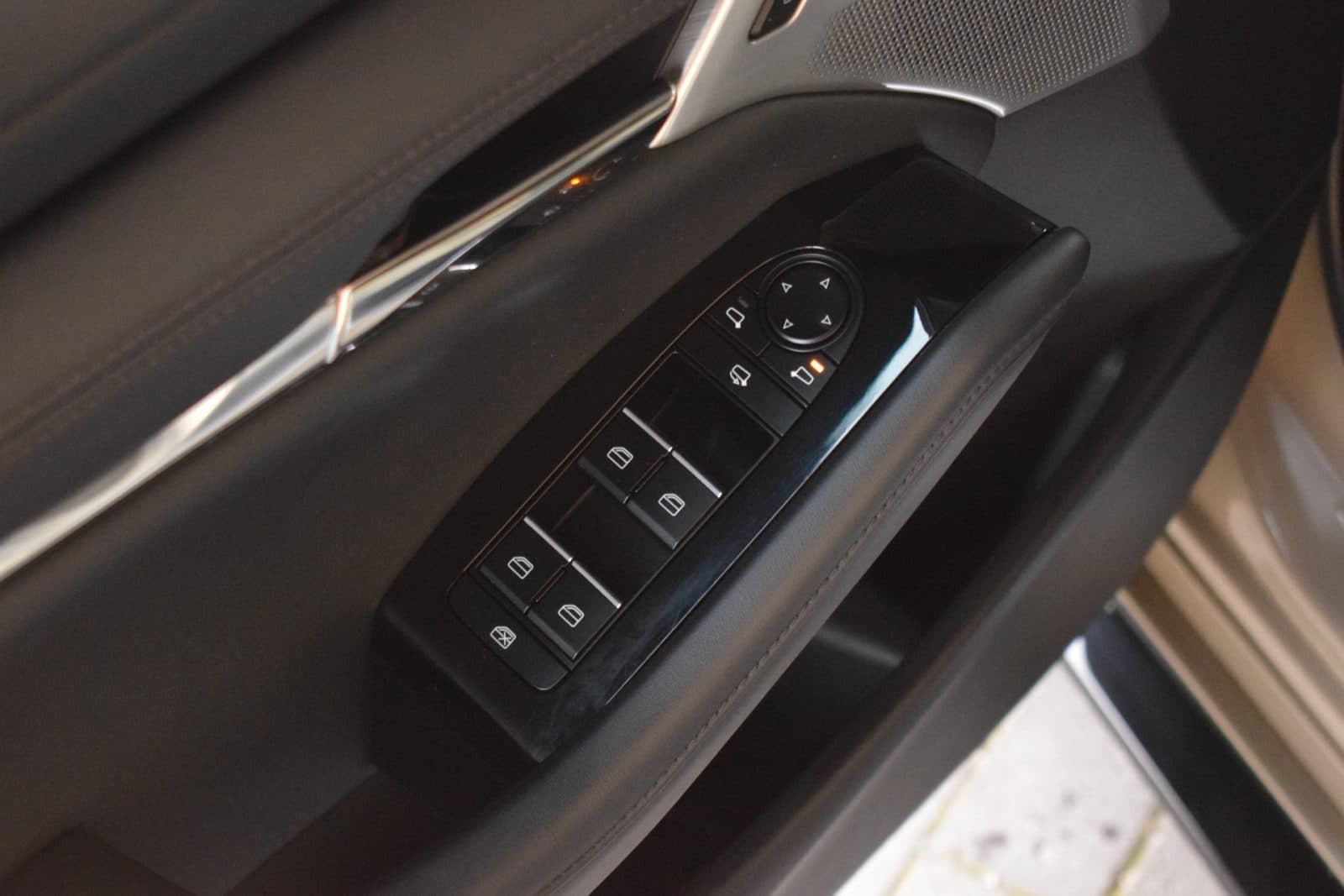 Mazda 3 2.5 e-SkyActiv-G M Hybrid 140 Takumi – Aero Pack – Black Edition thumbnail 13