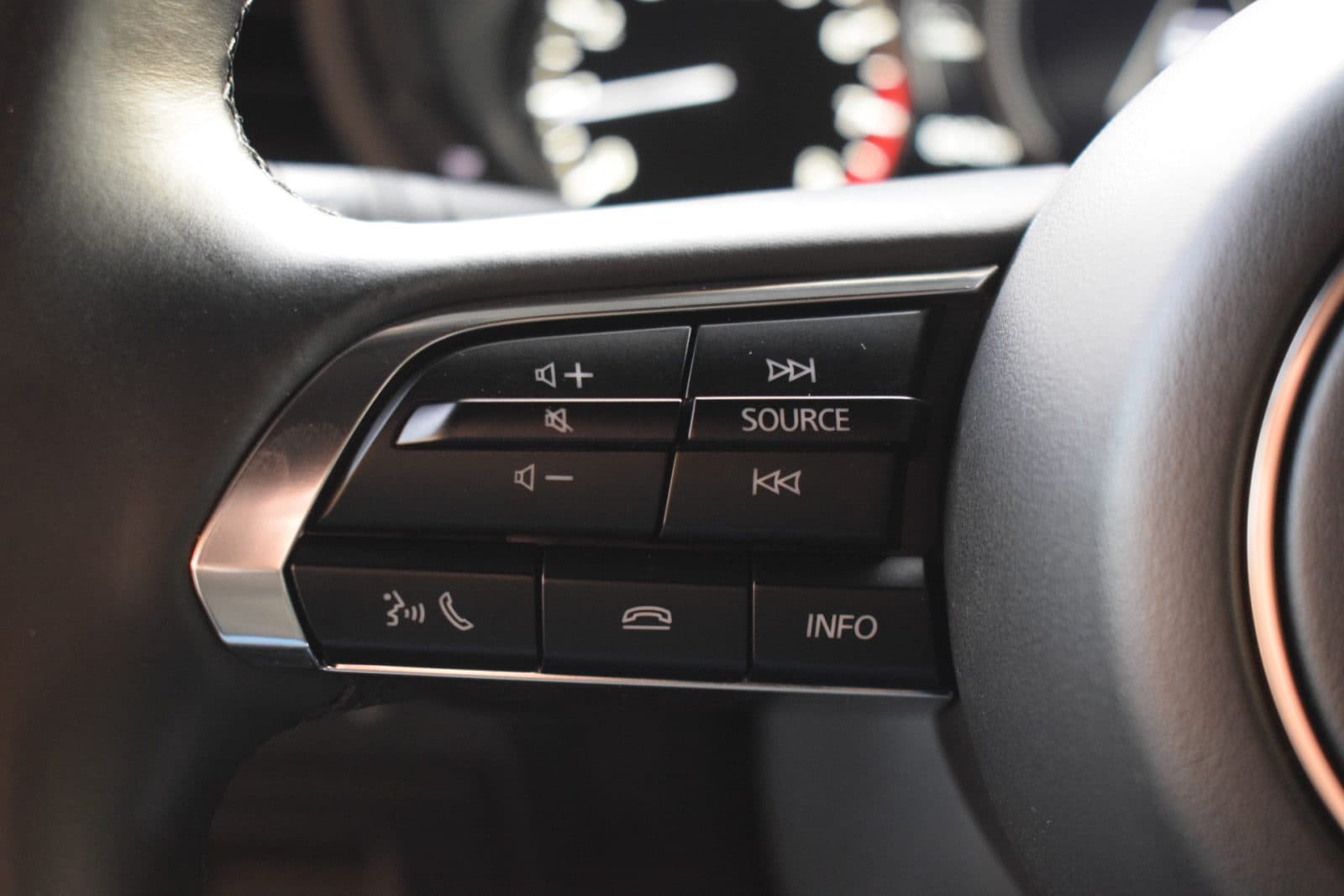 Mazda 3 2.5 e-SkyActiv-G M Hybrid 140 Takumi – Aero Pack – Black Edition thumbnail 18