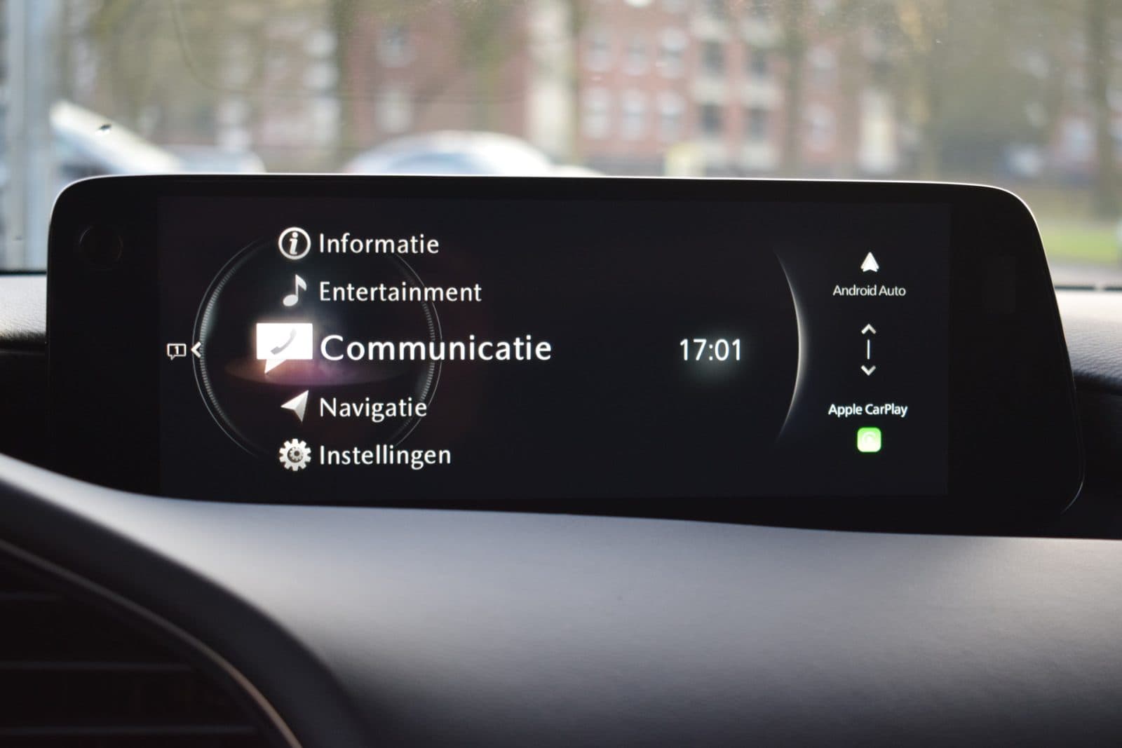 Mazda 3 2.5 e-SkyActiv-G M Hybrid 140 Takumi – Aero Pack – Black Edition thumbnail 23