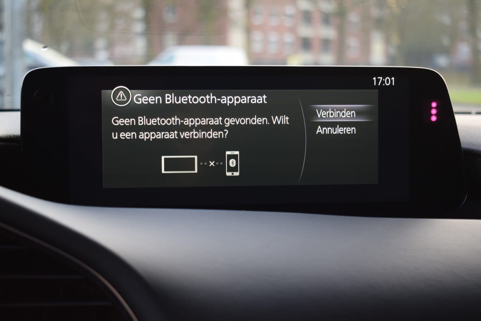 Mazda 3 2.5 e-SkyActiv-G M Hybrid 140 Takumi – Aero Pack – Black Edition thumbnail 24