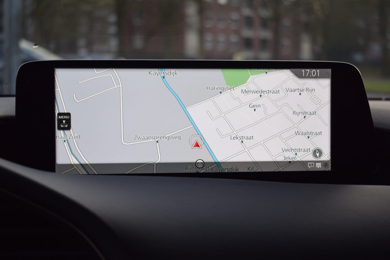 Mazda 3 2.5 e-SkyActiv-G M Hybrid 140 Takumi – Aero Pack – Black Edition thumbnail 25