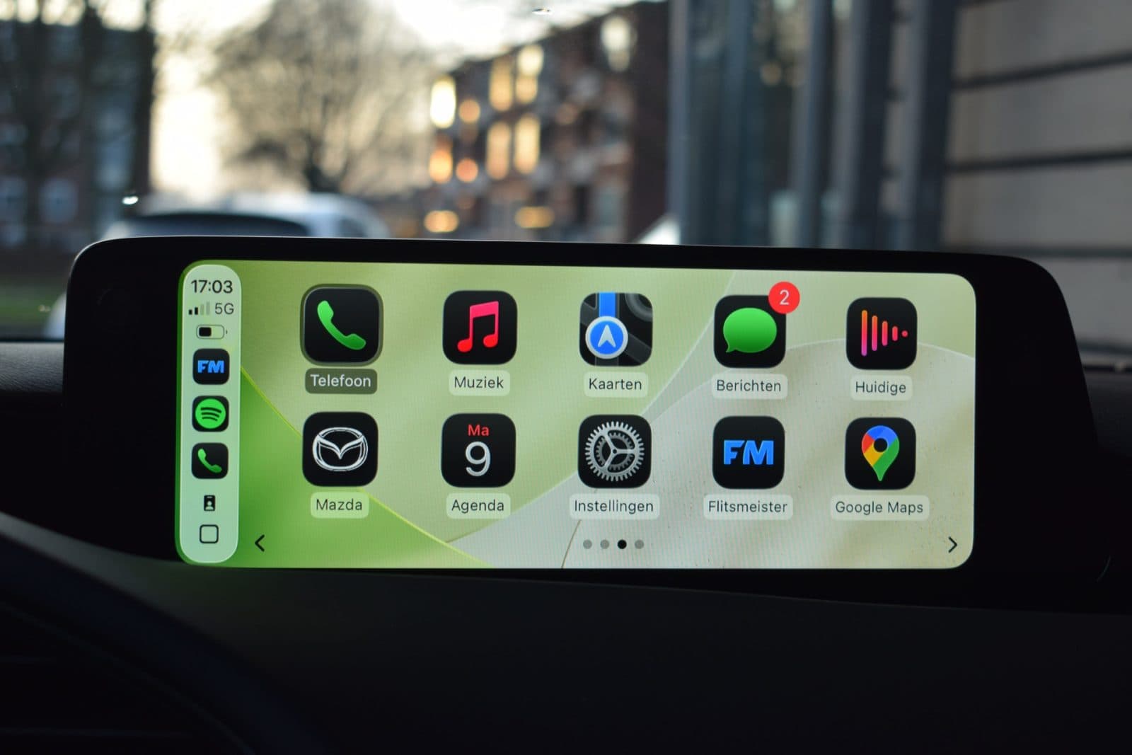 Mazda 3 2.5 e-SkyActiv-G M Hybrid 140 Takumi – Aero Pack – Black Edition thumbnail 30