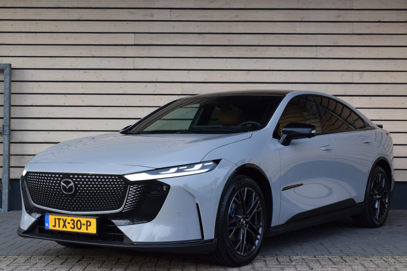 Mazda 6e Takumi Plus 68.8 kWh – Black Edition thumbnail 2