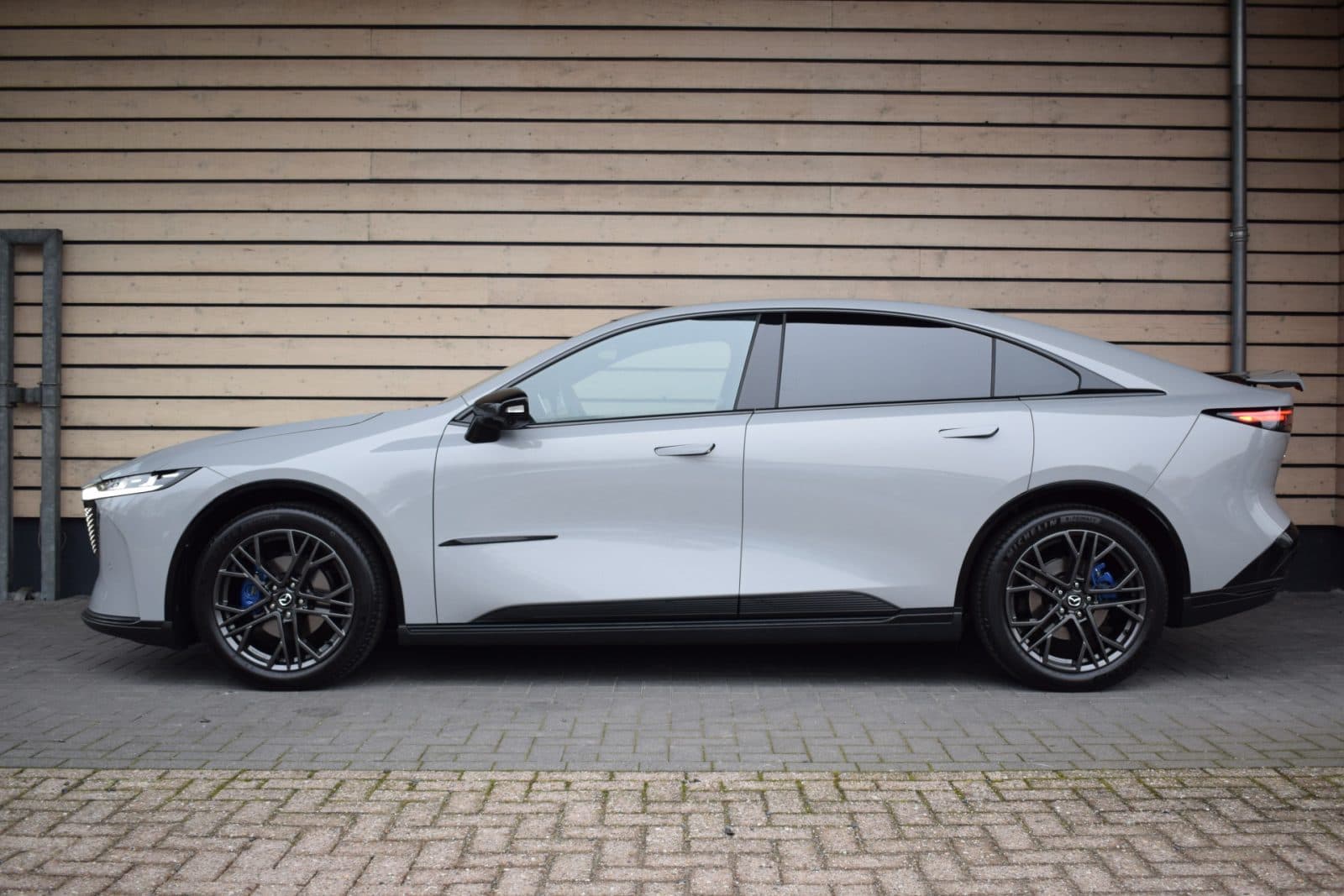 Mazda 6e Takumi Plus 68.8 kWh – Black Edition thumbnail 5