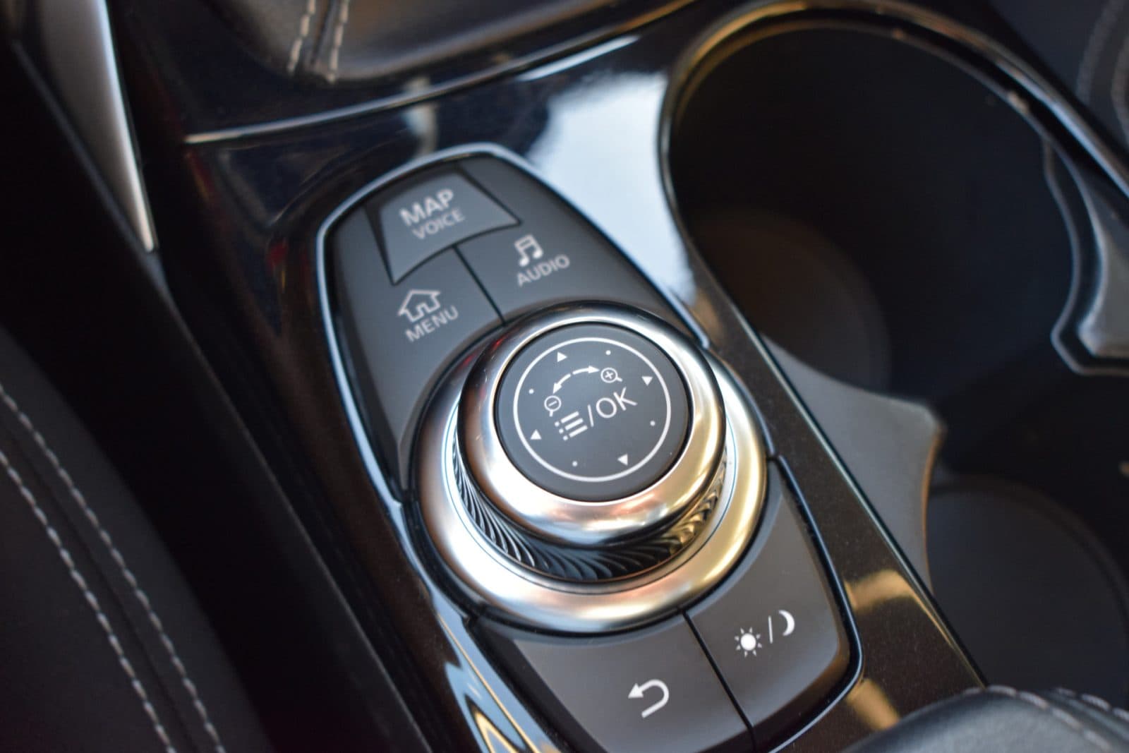 Infiniti Q30 1.6t Premium – Afneembare trekhaak – Rijklaarprijs thumbnail 26