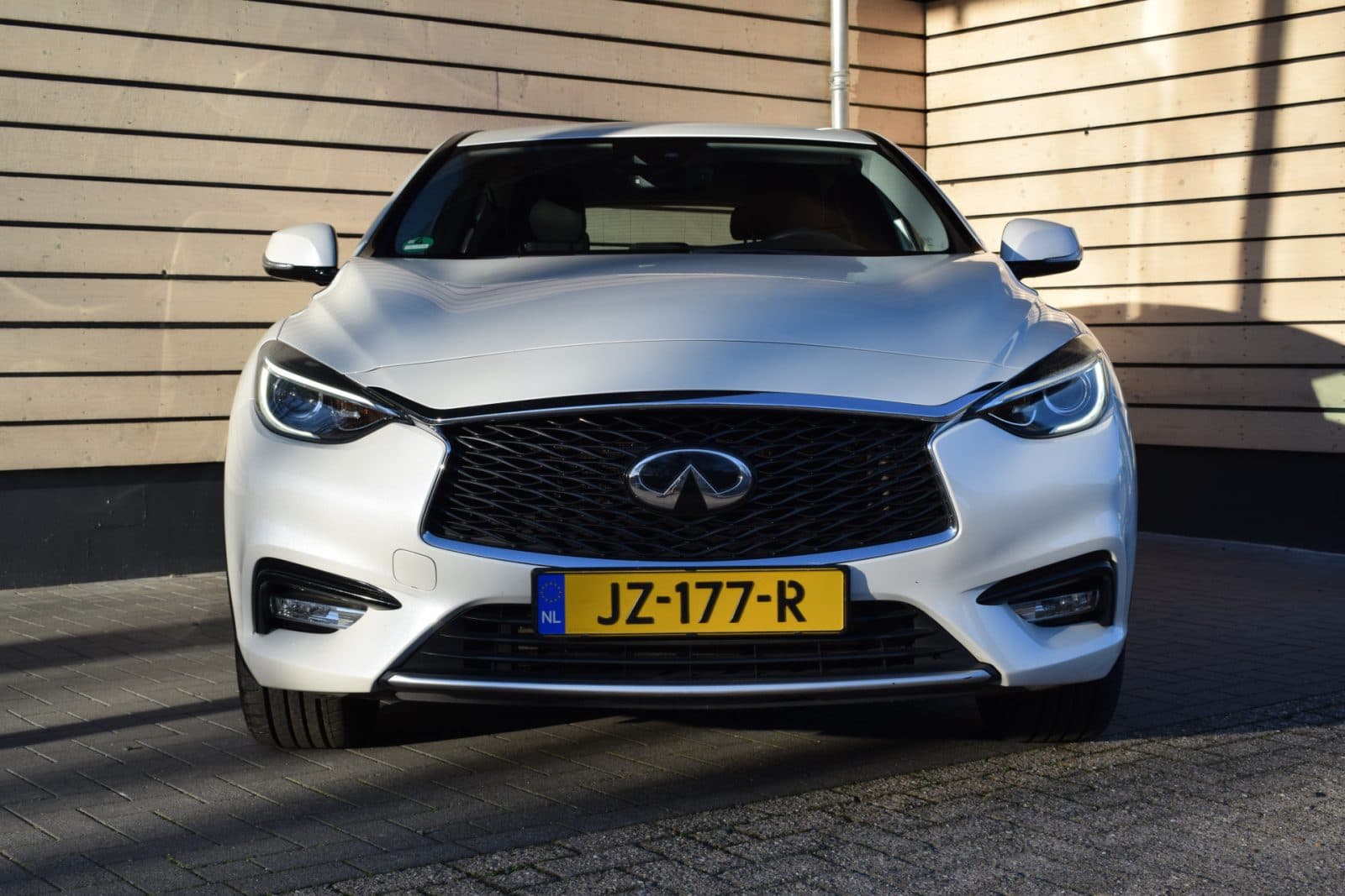 Infiniti Q30 1.6t Premium – Afneembare trekhaak – Rijklaarprijs thumbnail 3