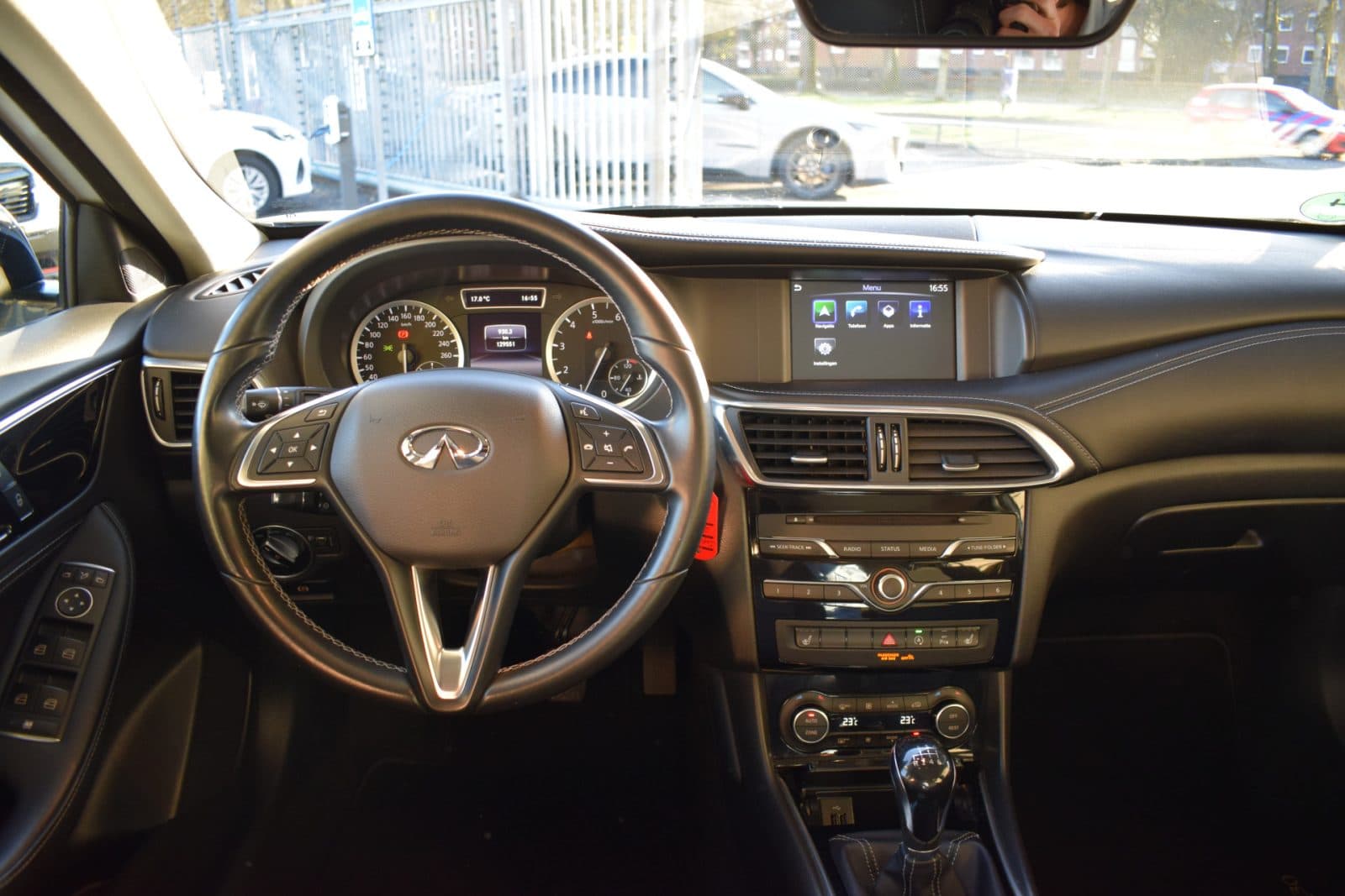 Infiniti Q30 1.6t Premium – Afneembare trekhaak – Rijklaarprijs thumbnail 9