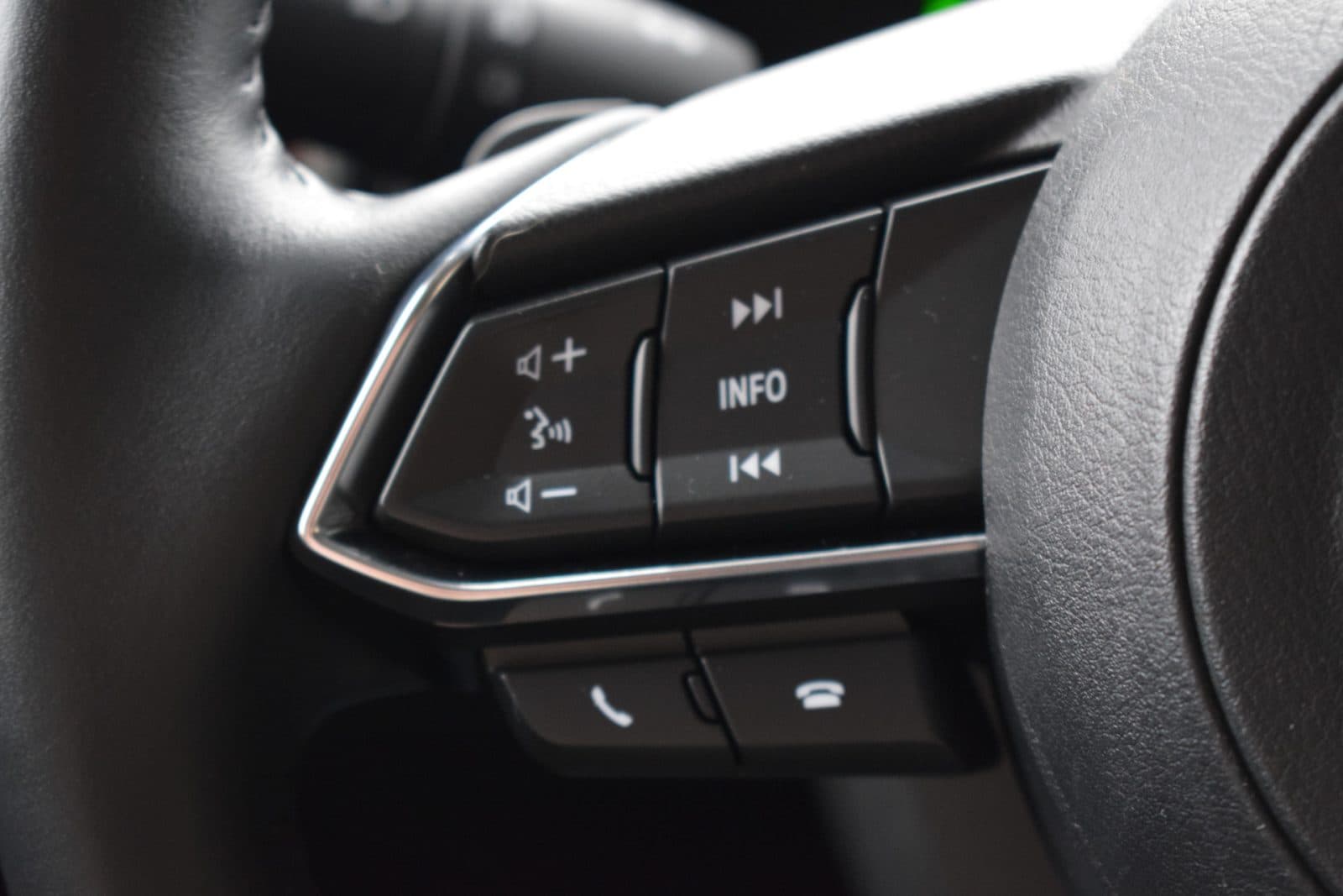 Mazda CX-3 2.0 SkyActiv-G 121 Luxury – i-Activesense pakket – Leather pack – Trekhaak – All season banden thumbnail 25