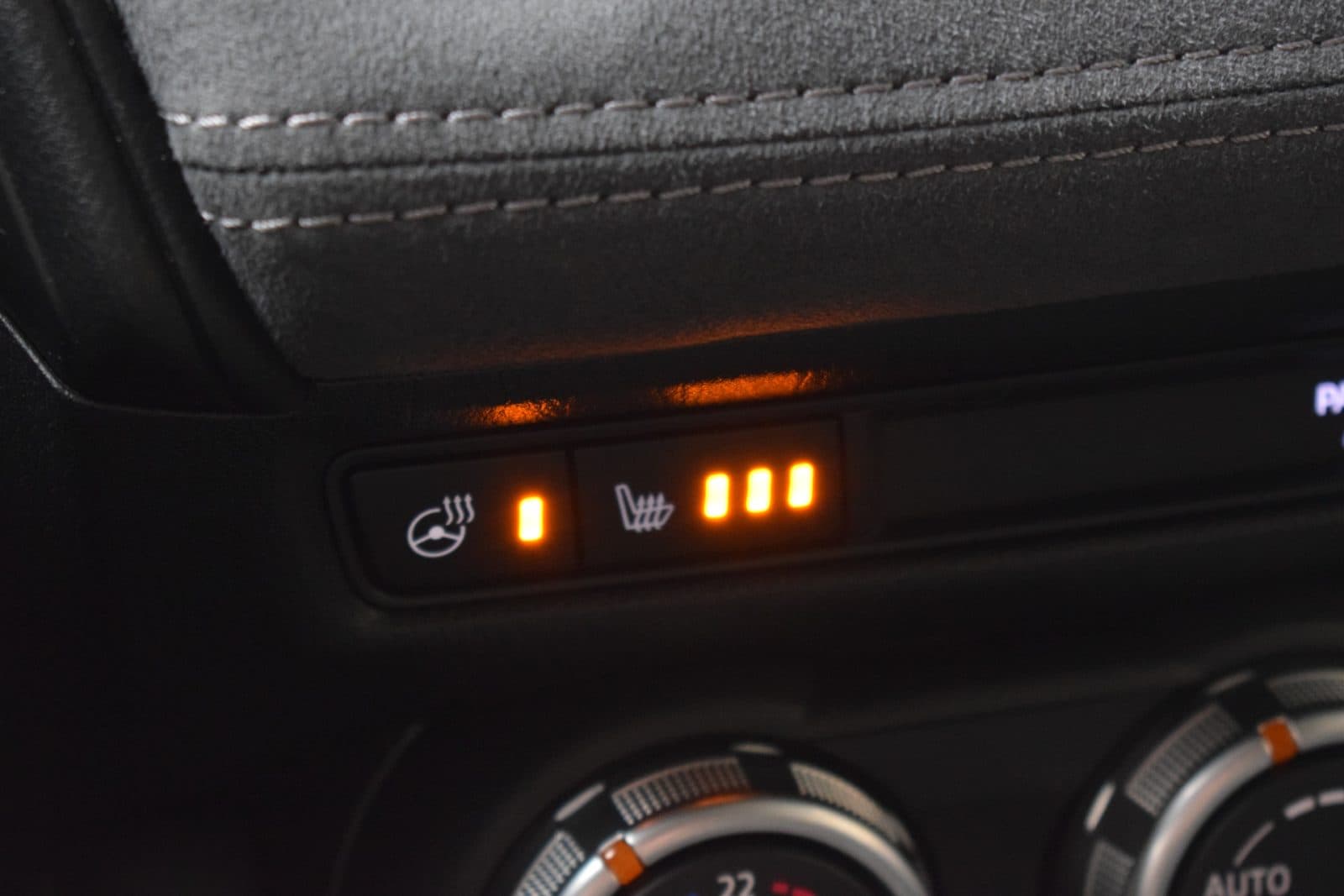 Mazda CX-3 2.0 SkyActiv-G 121 Luxury – i-Activesense pakket – Leather pack – Trekhaak – All season banden thumbnail 27