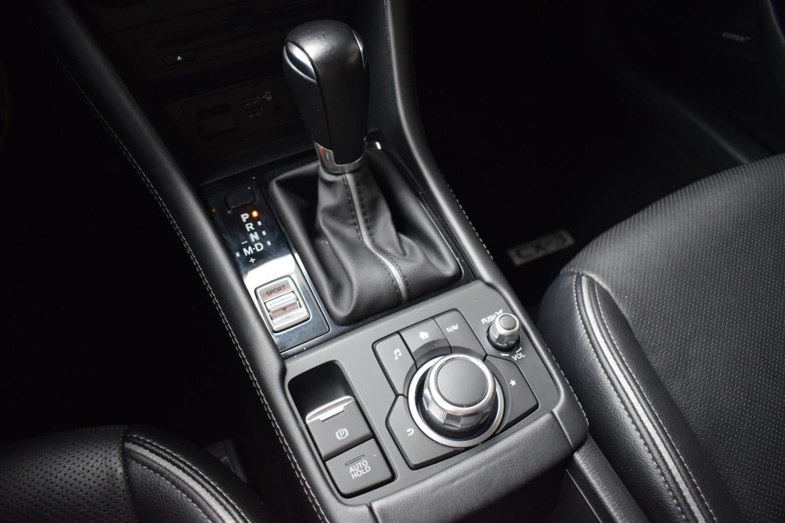 Mazda CX-3 2.0 SkyActiv-G 121 Luxury – i-Activesense pakket – Leather pack – Trekhaak – All season banden thumbnail 28