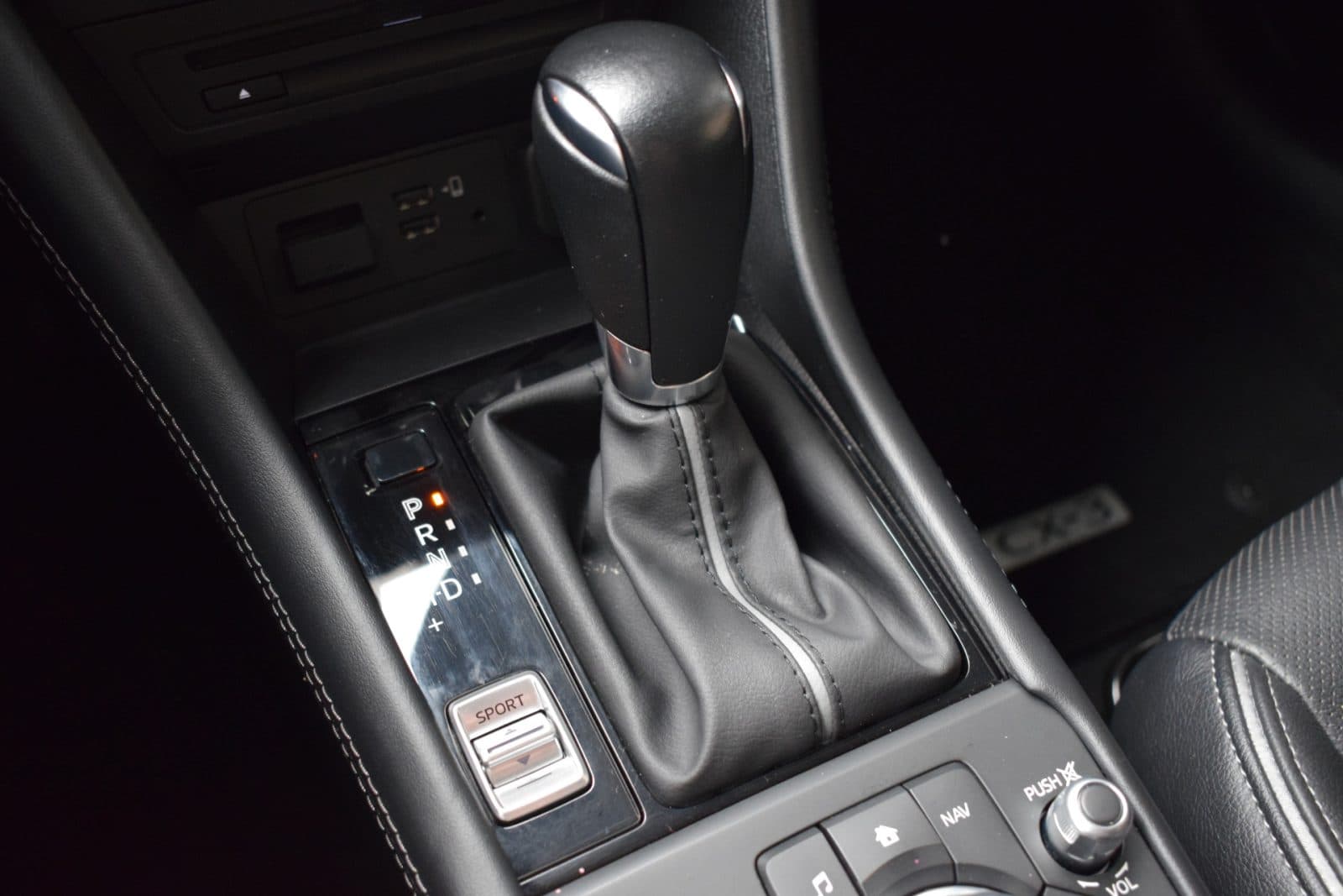 Mazda CX-3 2.0 SkyActiv-G 121 Luxury – i-Activesense pakket – Leather pack – Trekhaak – All season banden thumbnail 30