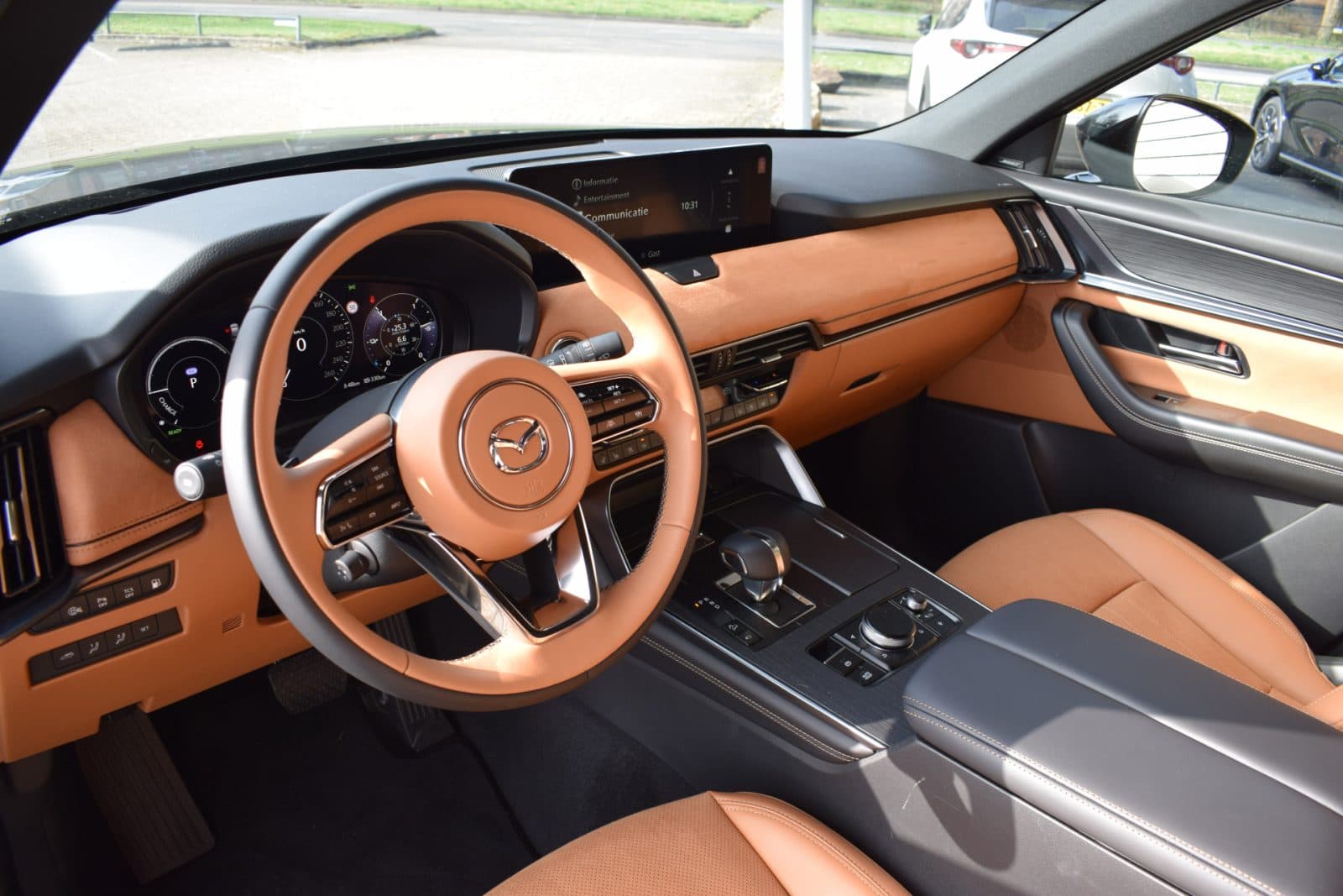 Mazda CX-60 2.5 e-SkyActiv PHEV Homura Business Edition – Tan-Nappa interieur thumbnail 8