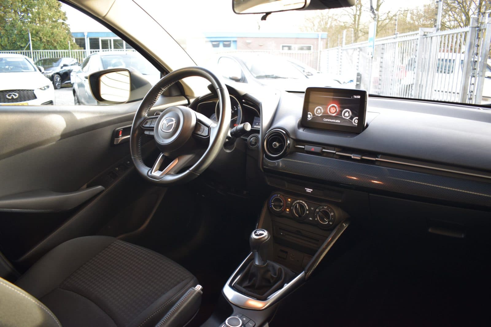 Mazda 2 1.5 Skyactiv-G Sport Selected – 1e eigenaar – Dealer onderhouden thumbnail 10