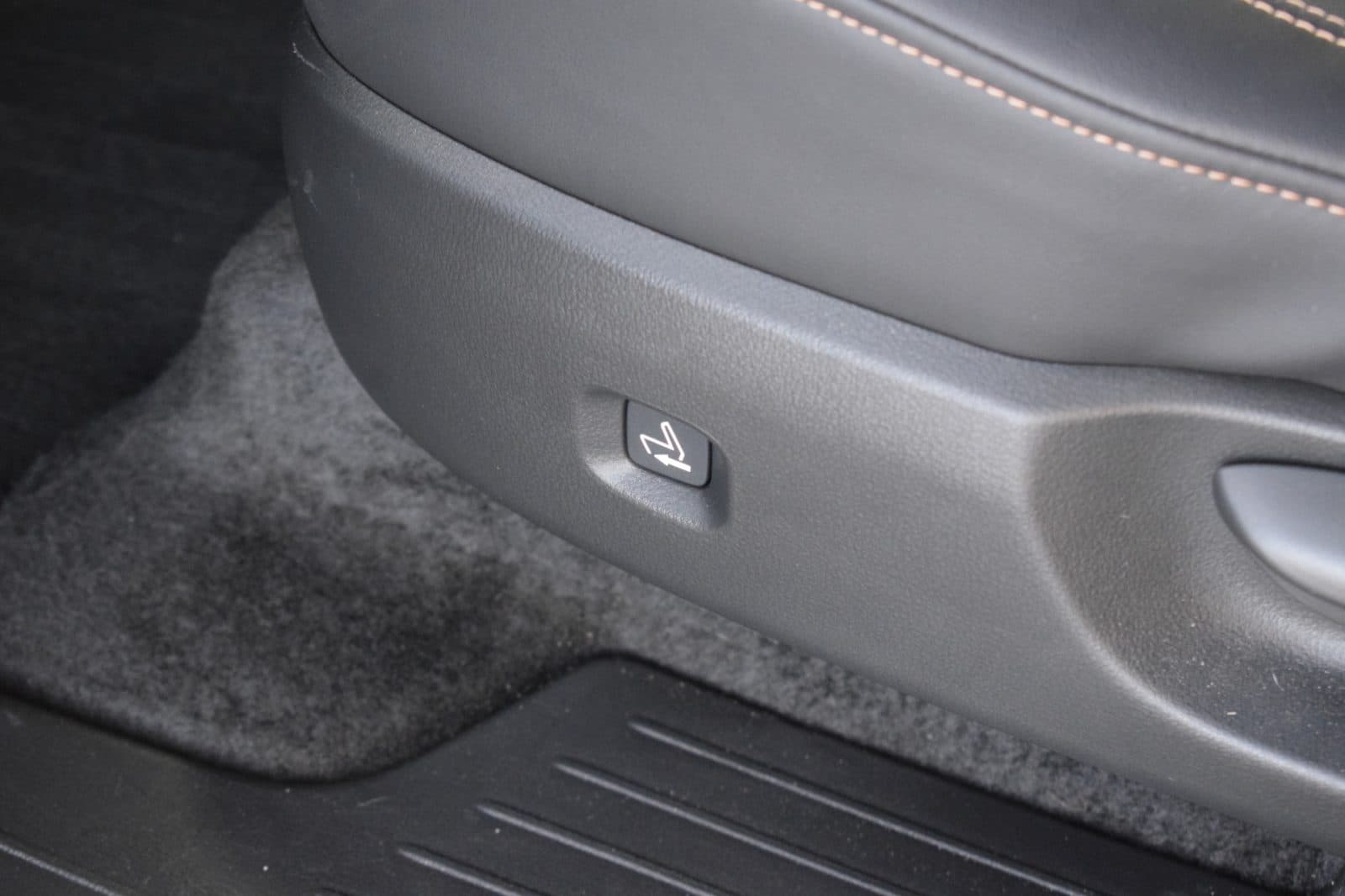 Mazda CX-80 2.5 e-SkyActiv PHEV Homura Plus – Black Edition thumbnail 14