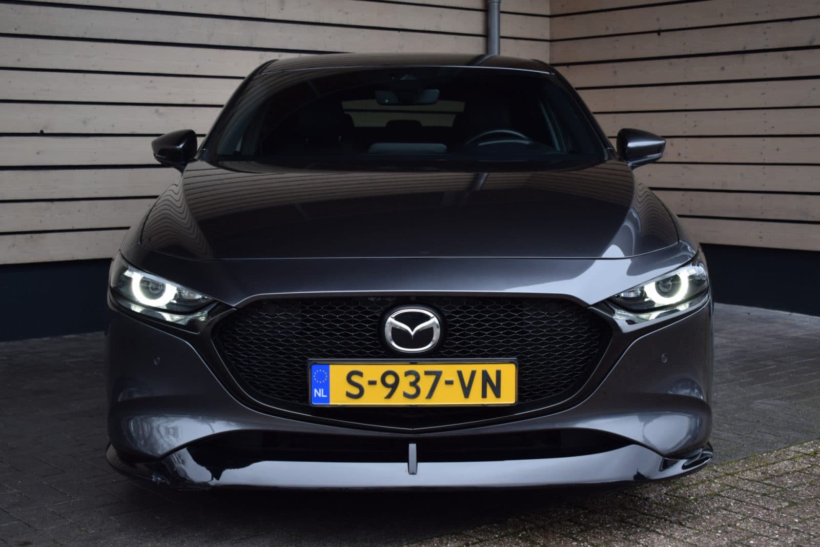 Mazda 3 2.0 e-SkyActiv-X M Hybrid 186 Luxury – i-Activesense pack – Aero pack – Dealer onderhouden thumbnail 4