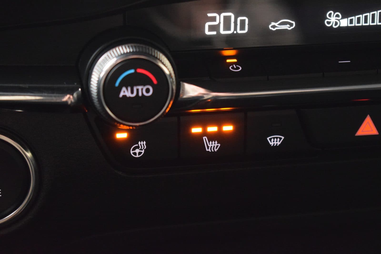 Mazda 3 2.0 e-SkyActiv-X M Hybrid 186 Luxury – i-Activesense pack – Aero pack – Dealer onderhouden thumbnail 32