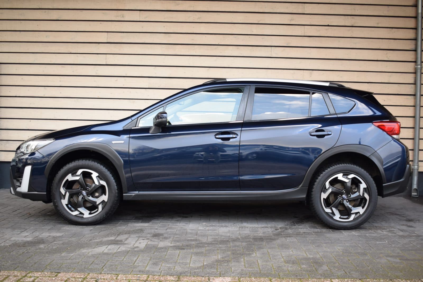 Subaru XV 2.0i e-BOXER Premium – Trekhaak – Dealer onderhouden thumbnail 5