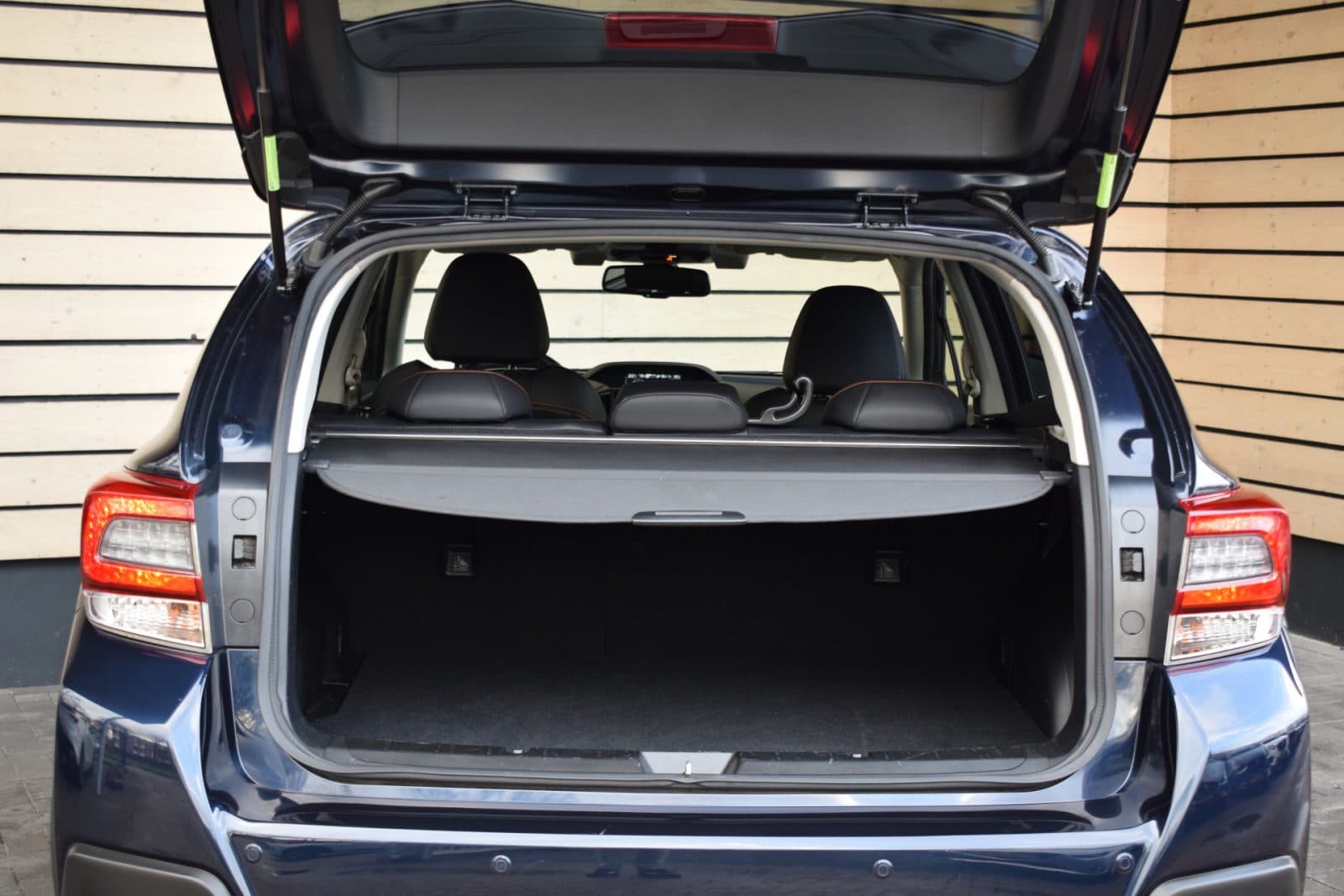 Subaru XV 2.0i e-BOXER Premium – Trekhaak – Dealer onderhouden thumbnail 8