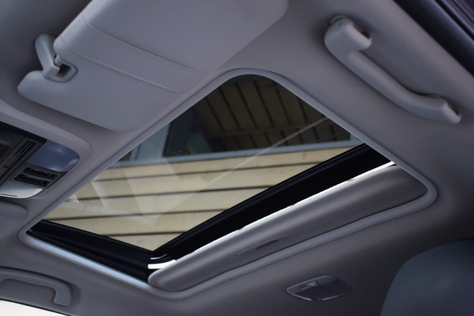 Subaru XV 2.0i e-BOXER Premium – Trekhaak – Dealer onderhouden thumbnail 15