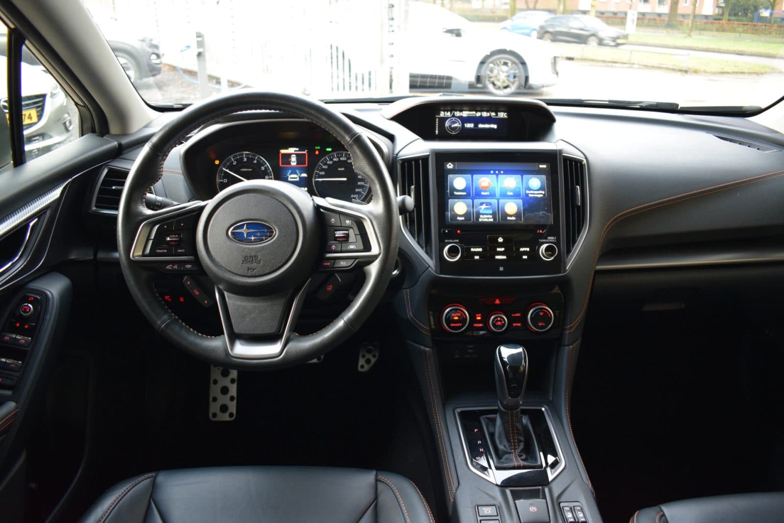 Subaru XV 2.0i e-BOXER Premium – Trekhaak – Dealer onderhouden thumbnail 17