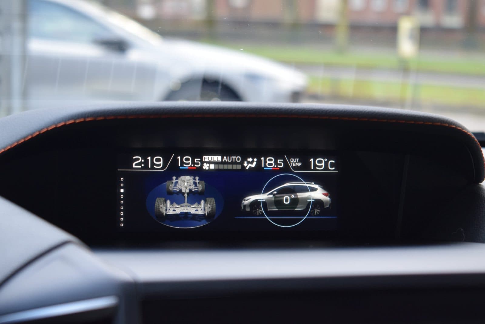 Subaru XV 2.0i e-BOXER Premium – Trekhaak – Dealer onderhouden thumbnail 41