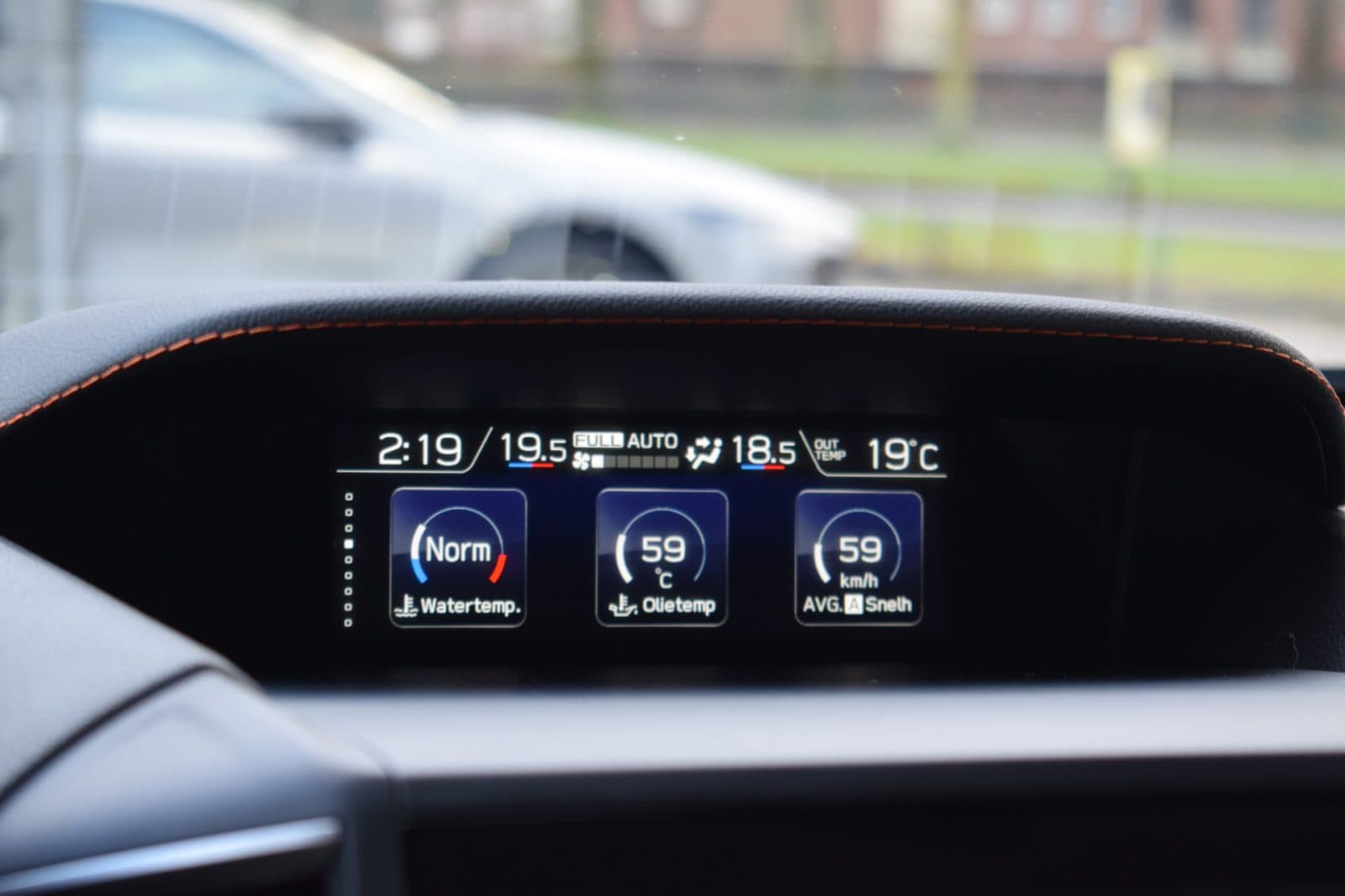 Subaru XV 2.0i e-BOXER Premium – Trekhaak – Dealer onderhouden thumbnail 42