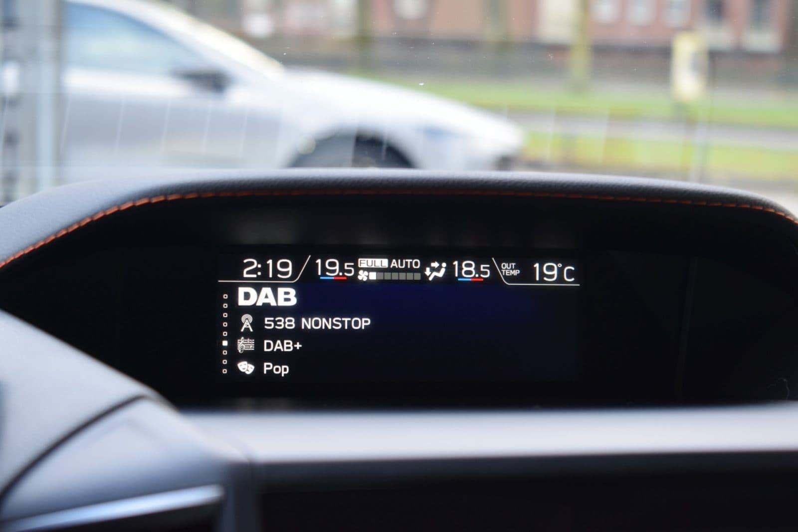 Subaru XV 2.0i e-BOXER Premium – Trekhaak – Dealer onderhouden thumbnail 43