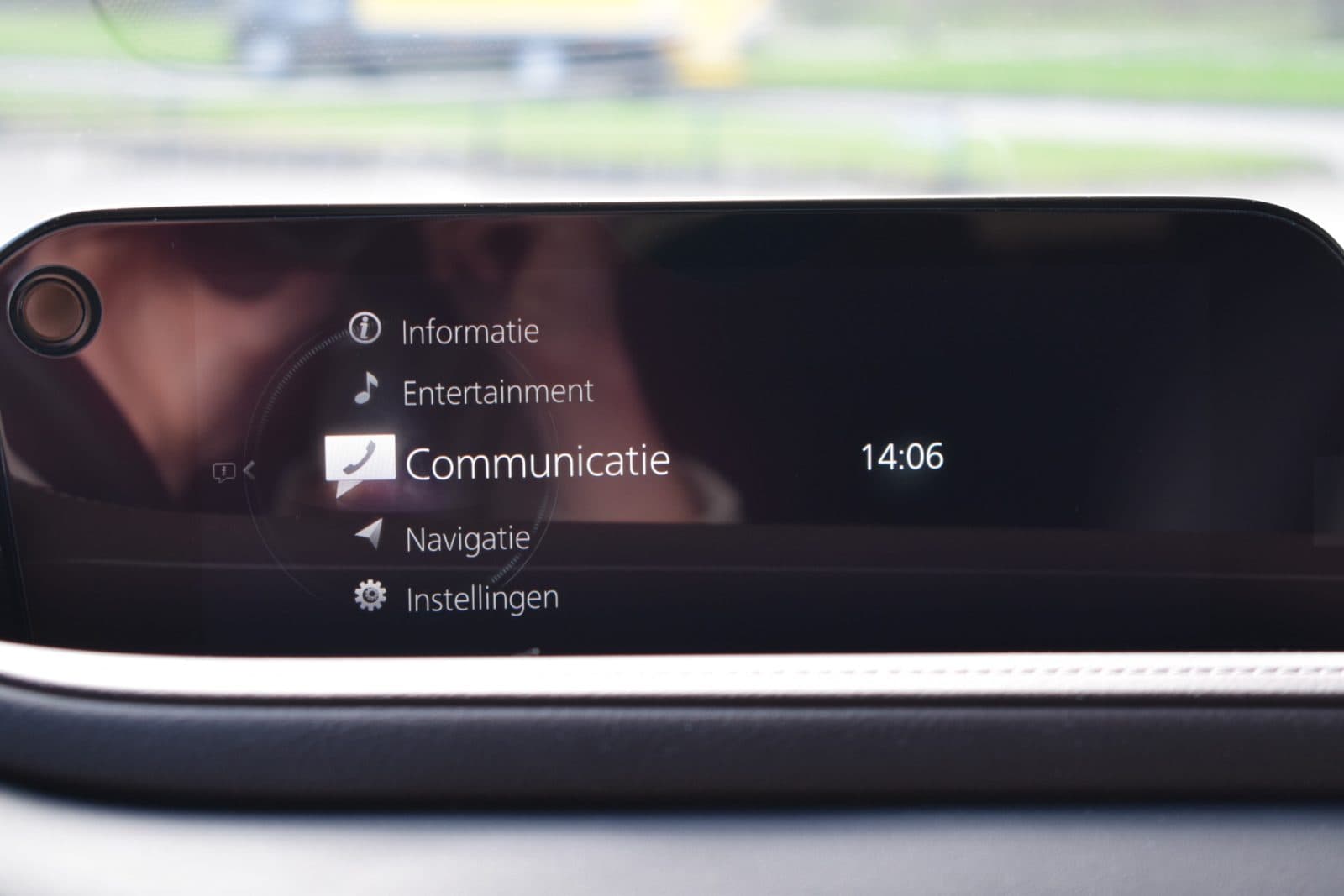 Mazda CX-30 2.0 e-SkyActiv-X M Hybrid Luxury – Afneembare trekhaak – Dealer onderhouden thumbnail 24