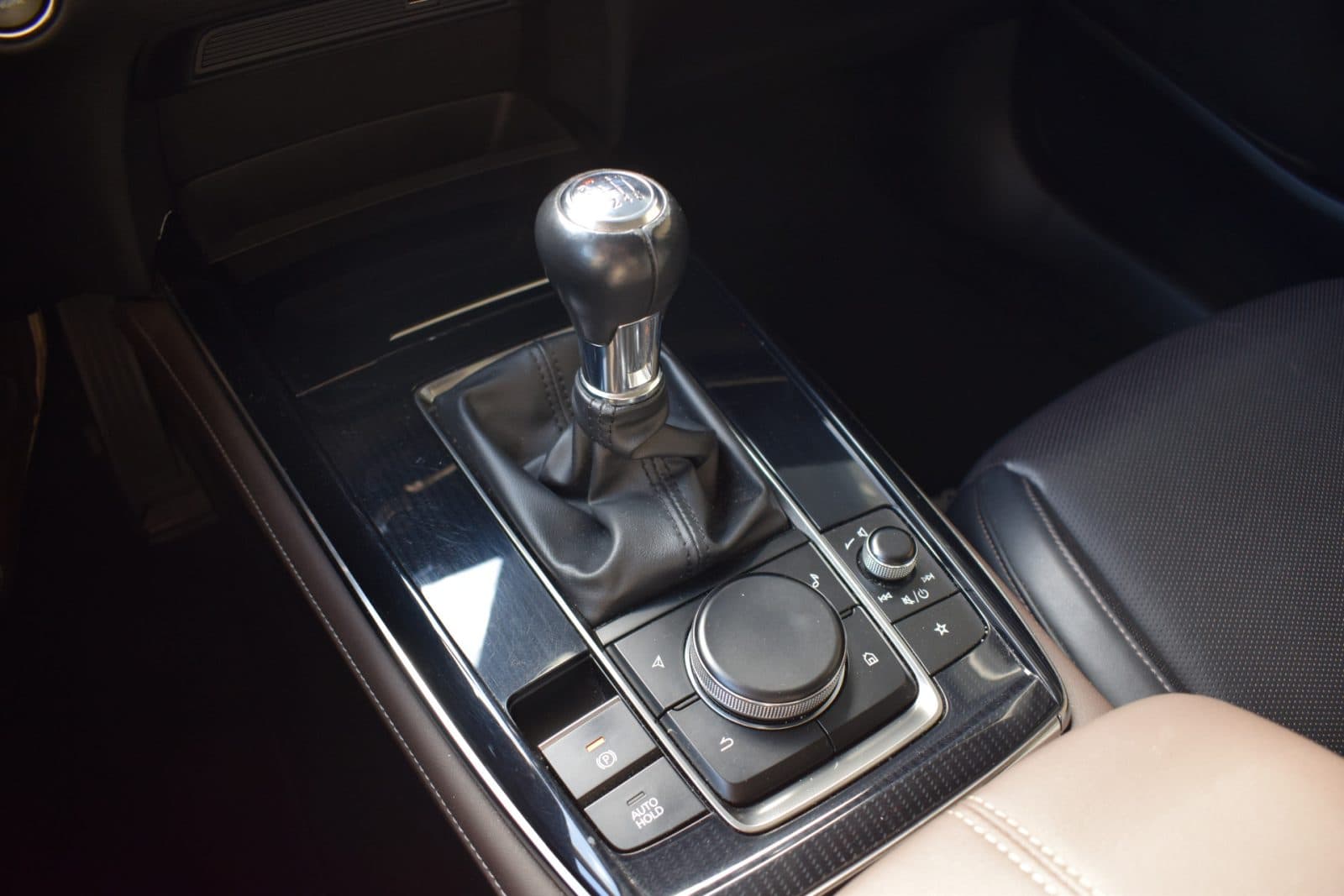 Mazda CX-30 2.0 e-SkyActiv-X M Hybrid Luxury – Afneembare trekhaak – Dealer onderhouden thumbnail 29